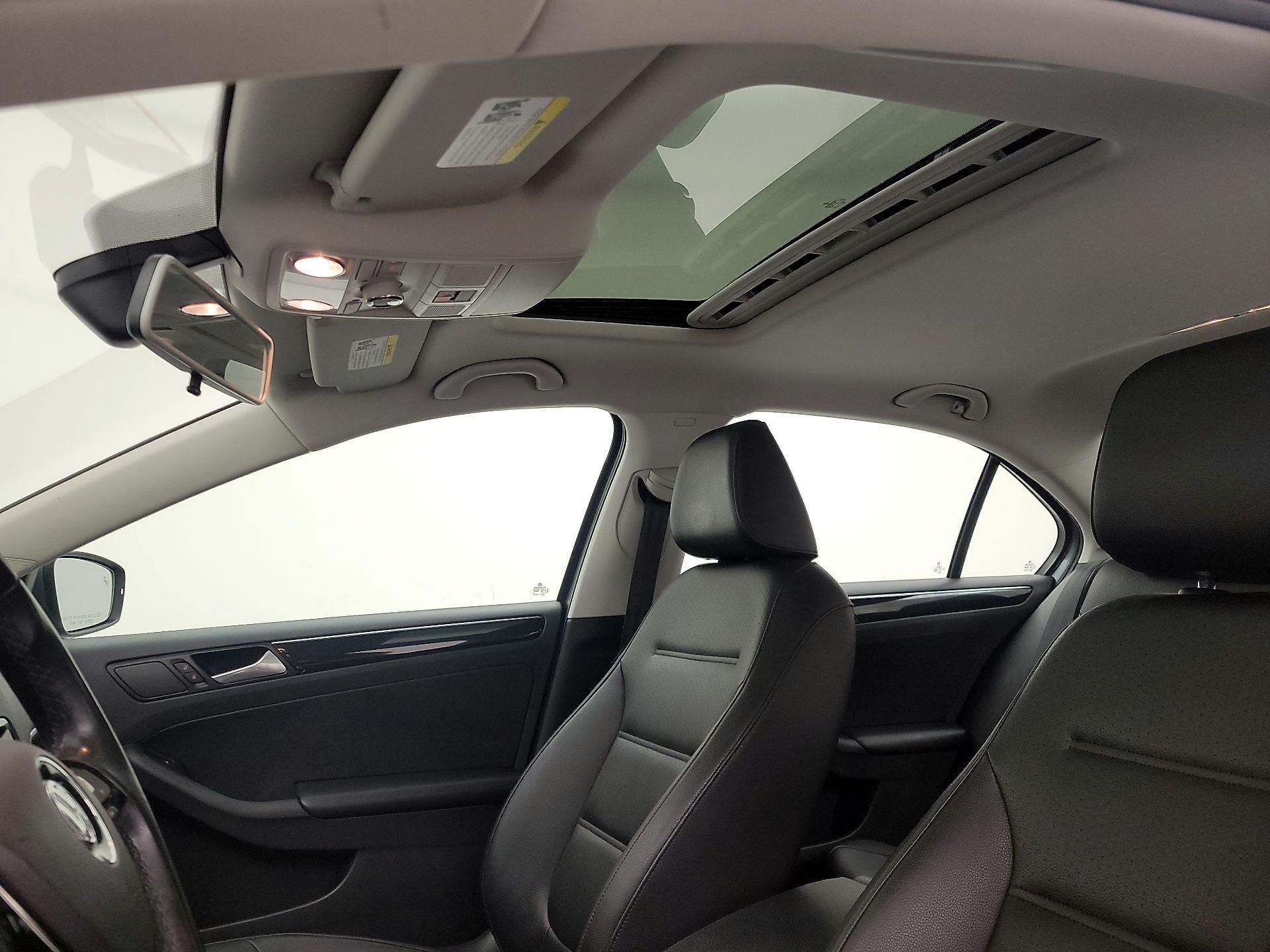 Thumbnail: 2017 Volkswagen Jetta - 20