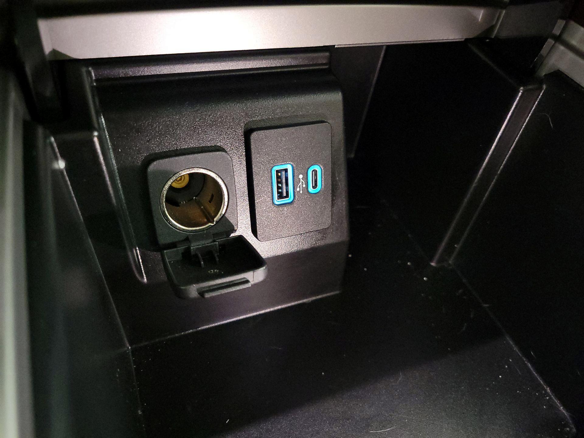 Thumbnail: 2022 Ford Explorer - 19