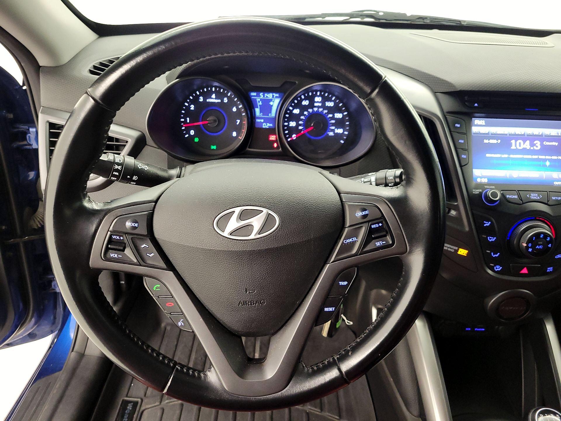 Thumbnail: 2015 Hyundai Veloster - 10