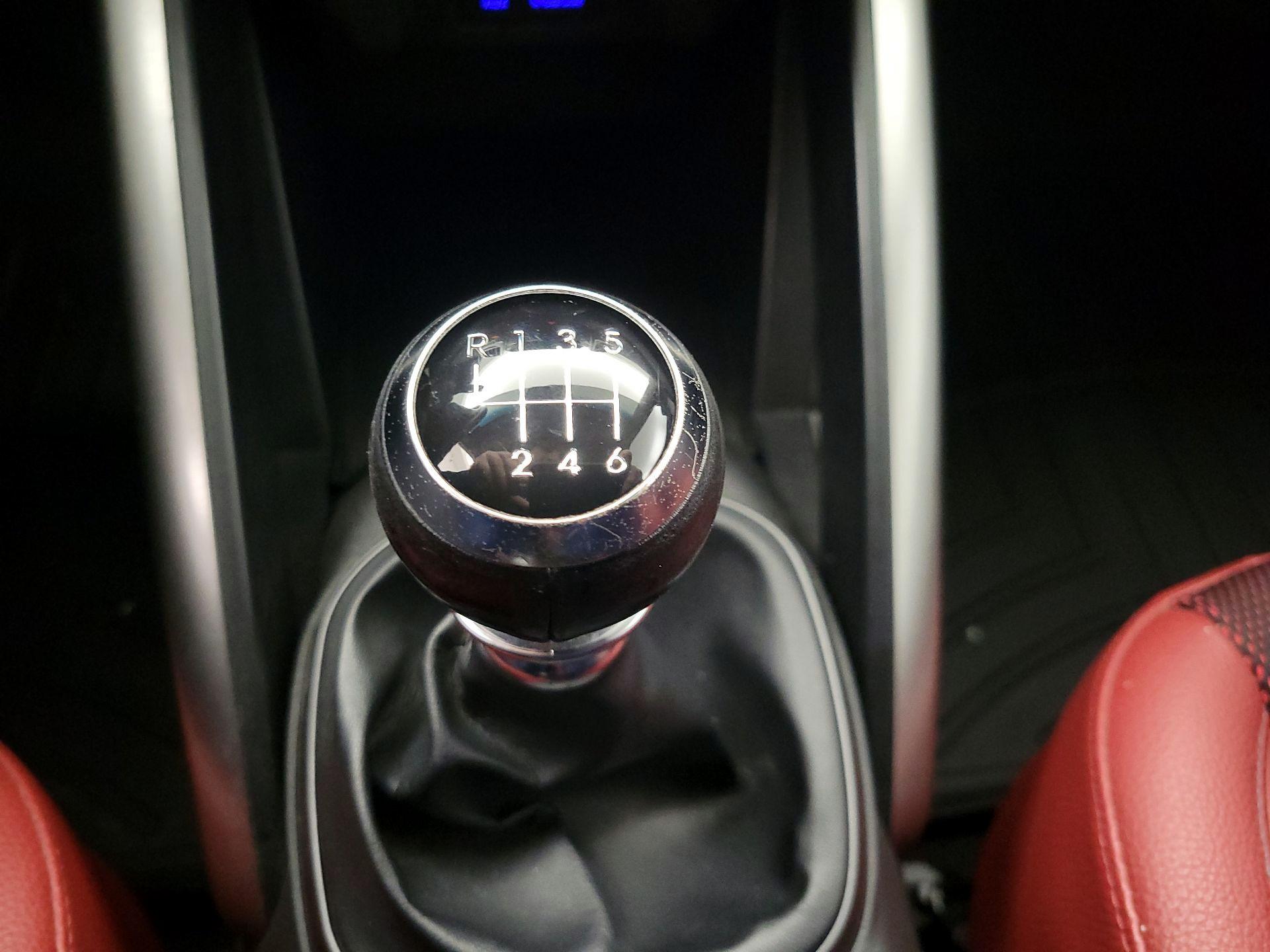 Thumbnail: 2015 Hyundai Veloster - 16