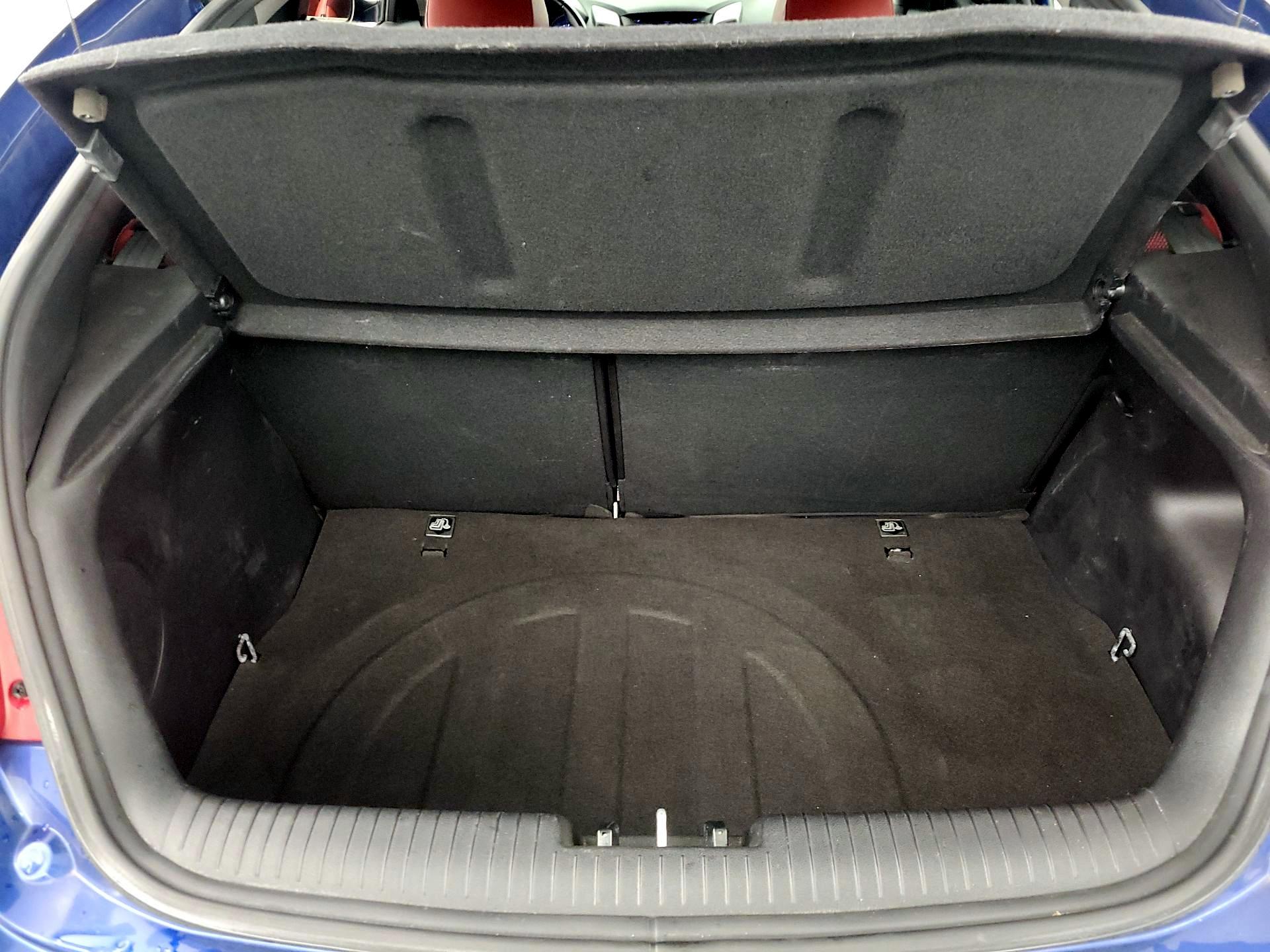 Thumbnail: 2015 Hyundai Veloster - 19