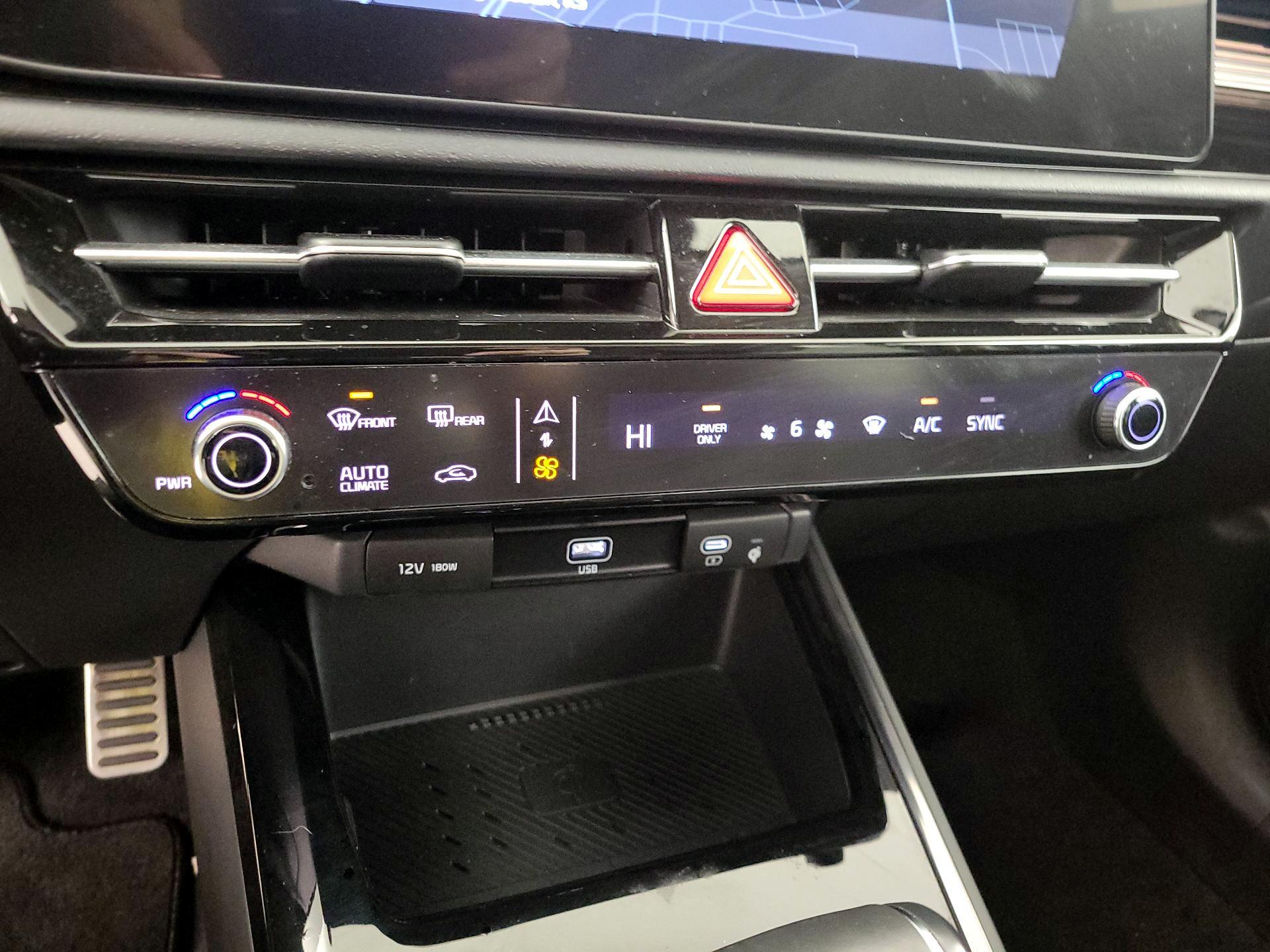 Thumbnail: 2023 Kia Niro - 17