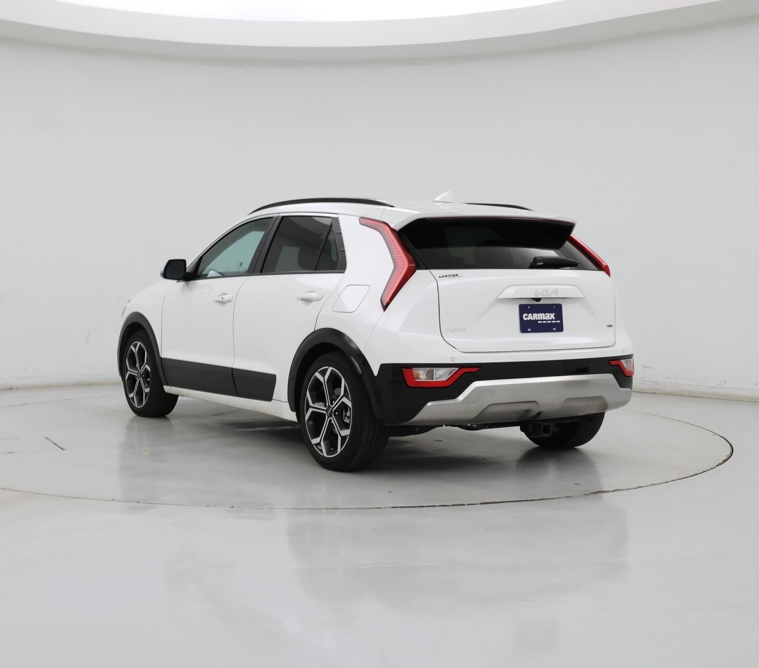 Thumbnail: 2023 Kia Niro - 2