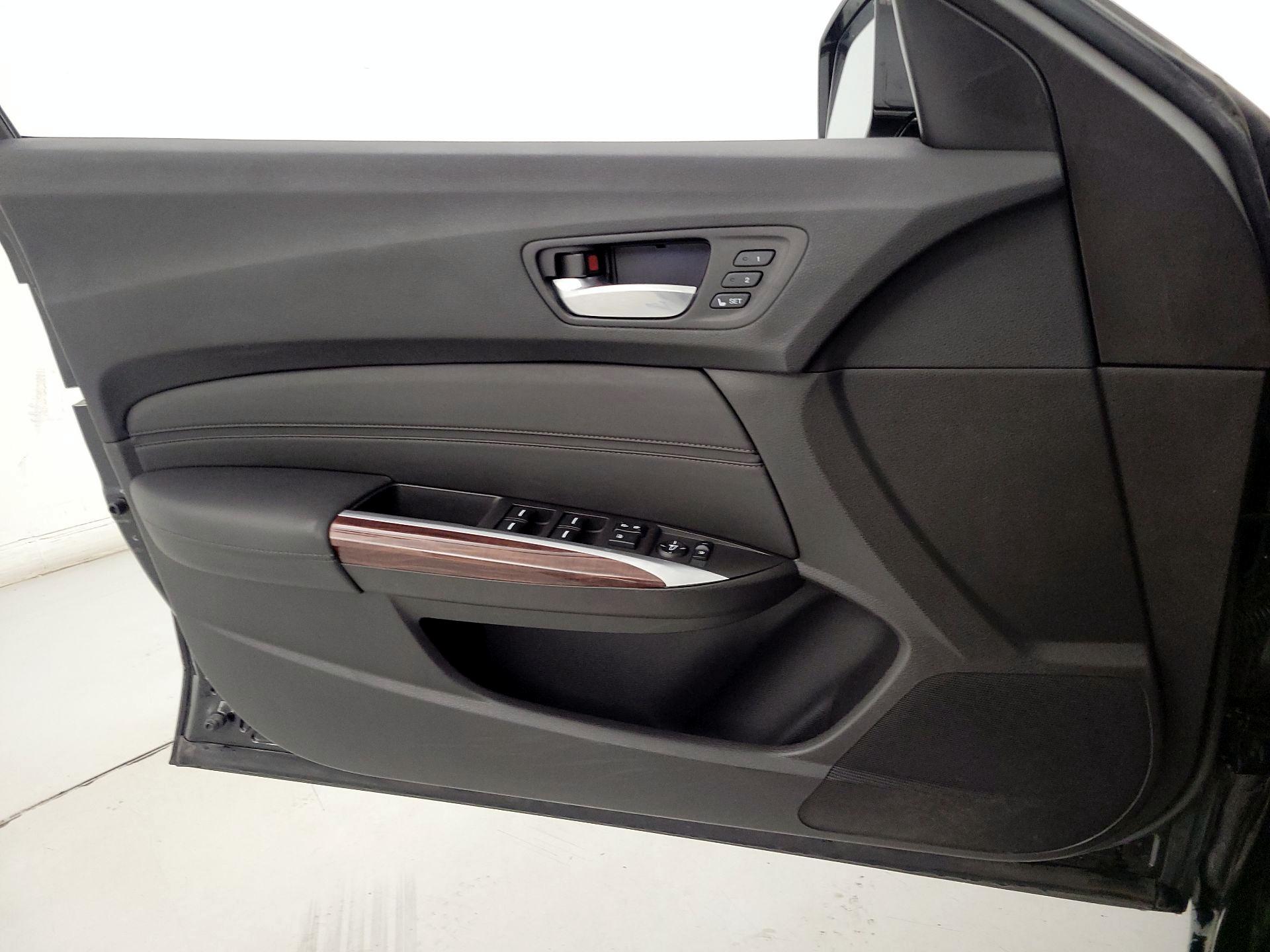 Thumbnail: 2017 Acura TLX - 12