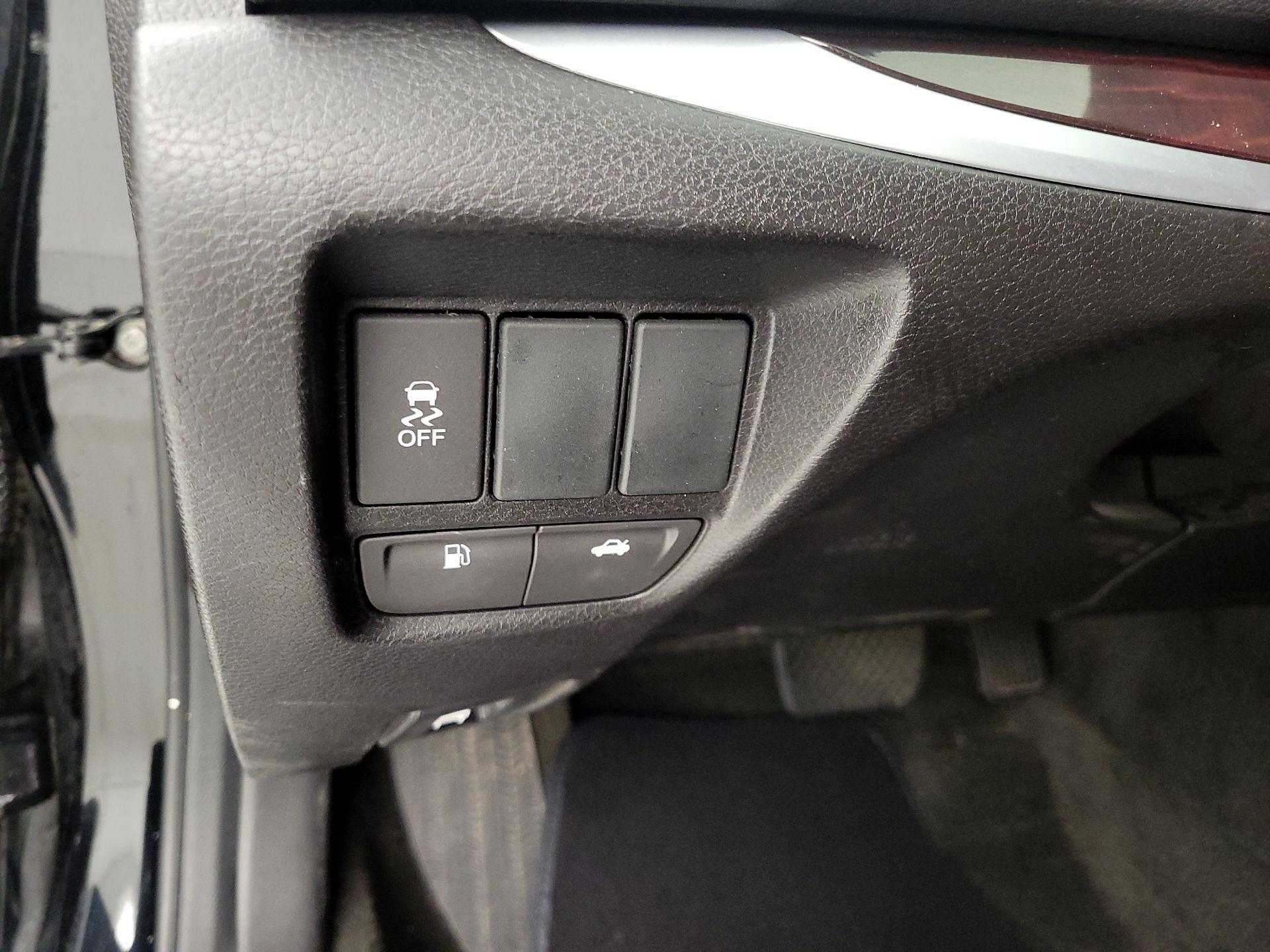 Thumbnail: 2017 Acura TLX - 13