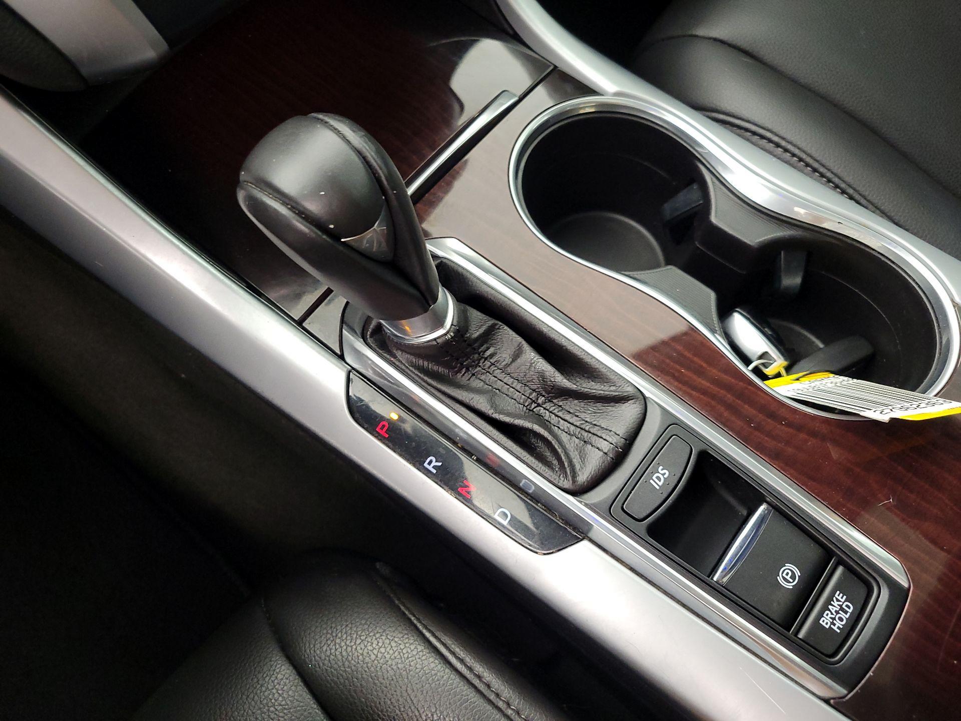 Thumbnail: 2017 Acura TLX - 17