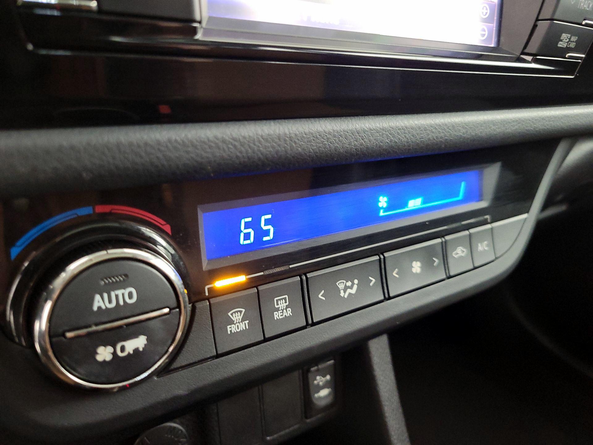 Thumbnail: 2016 Toyota Corolla - 17