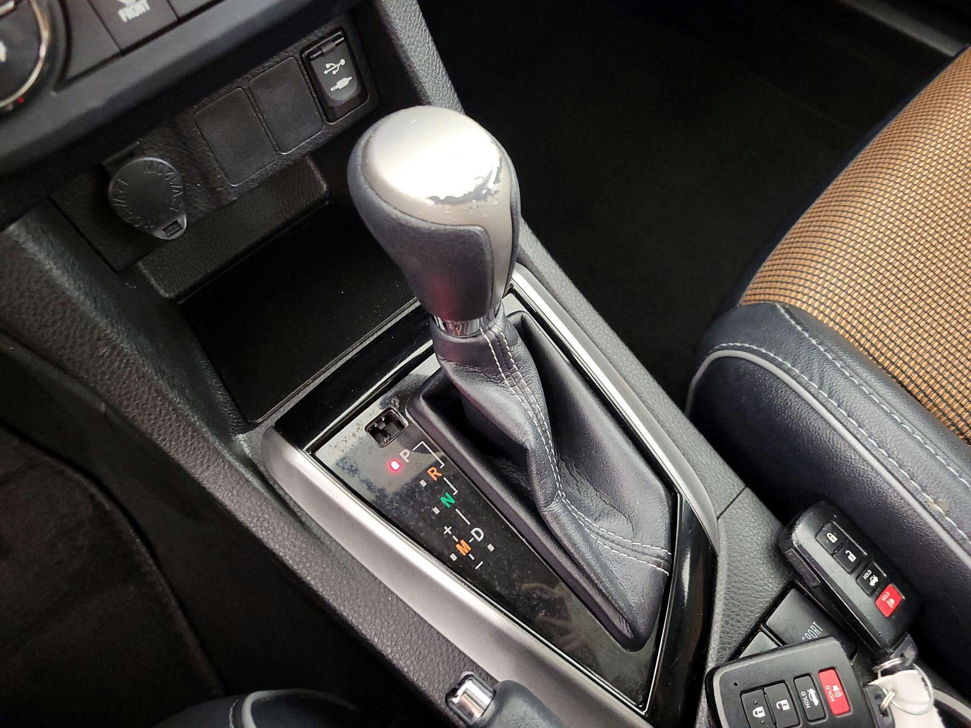 Thumbnail: 2016 Toyota Corolla - 18