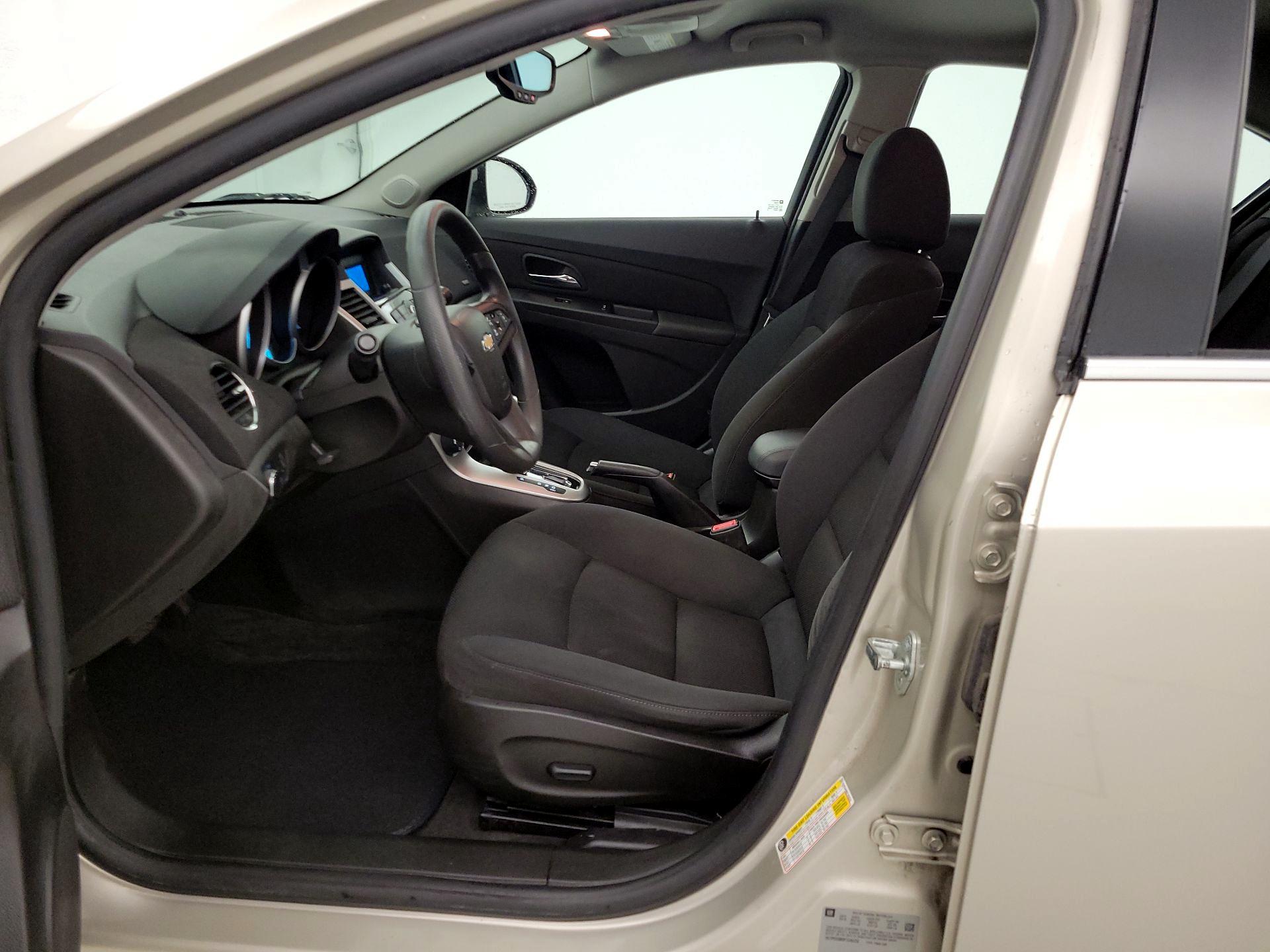 Thumbnail: 2015 Chevrolet Cruze - 11