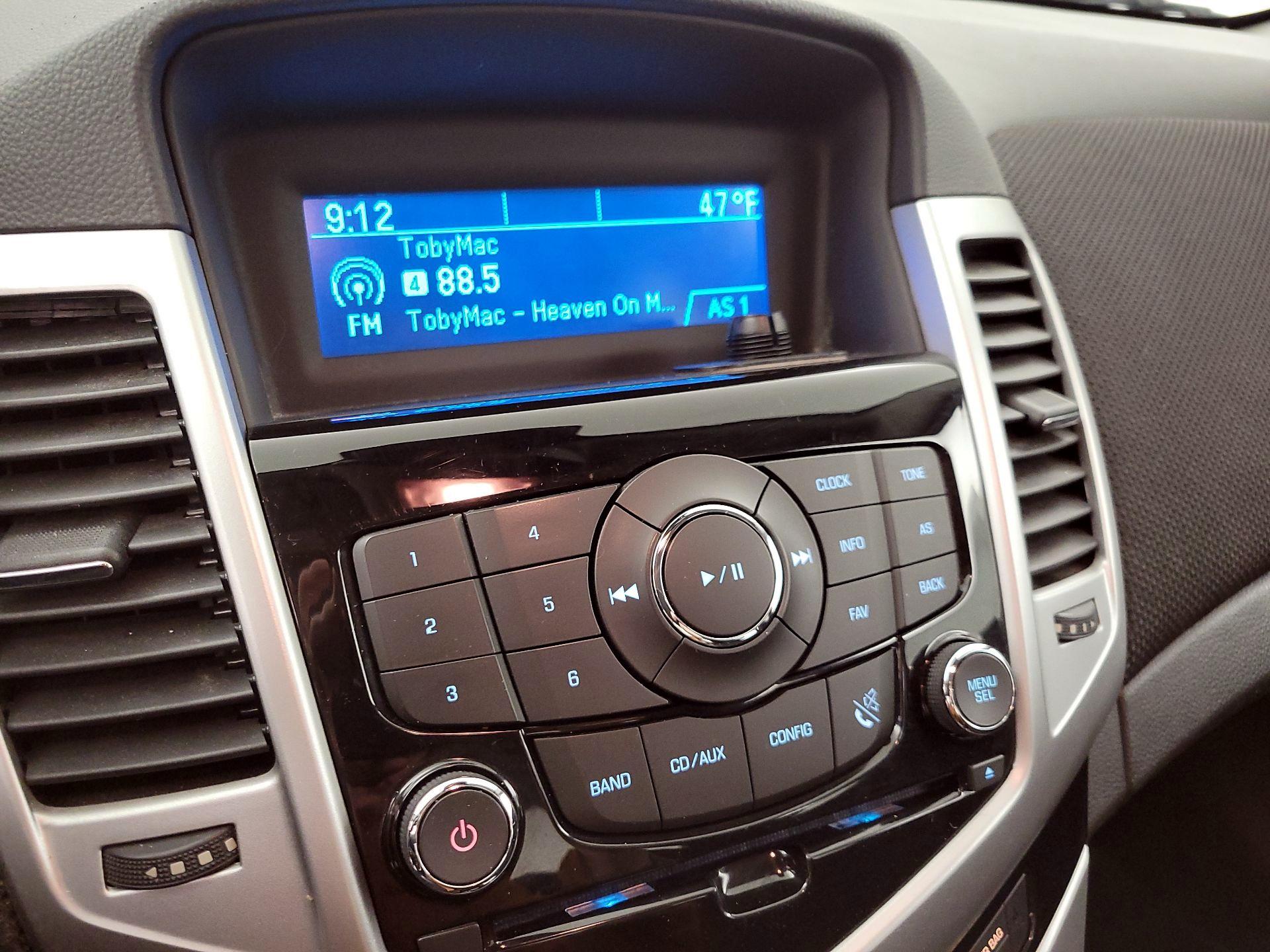 Thumbnail: 2015 Chevrolet Cruze - 14