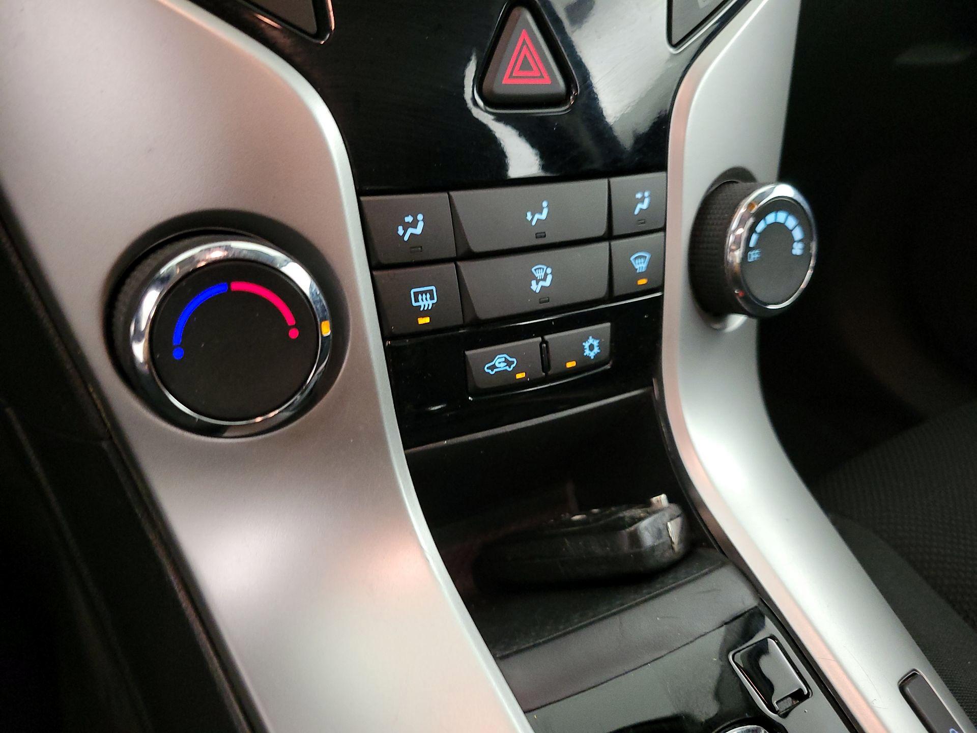 Thumbnail: 2015 Chevrolet Cruze - 15