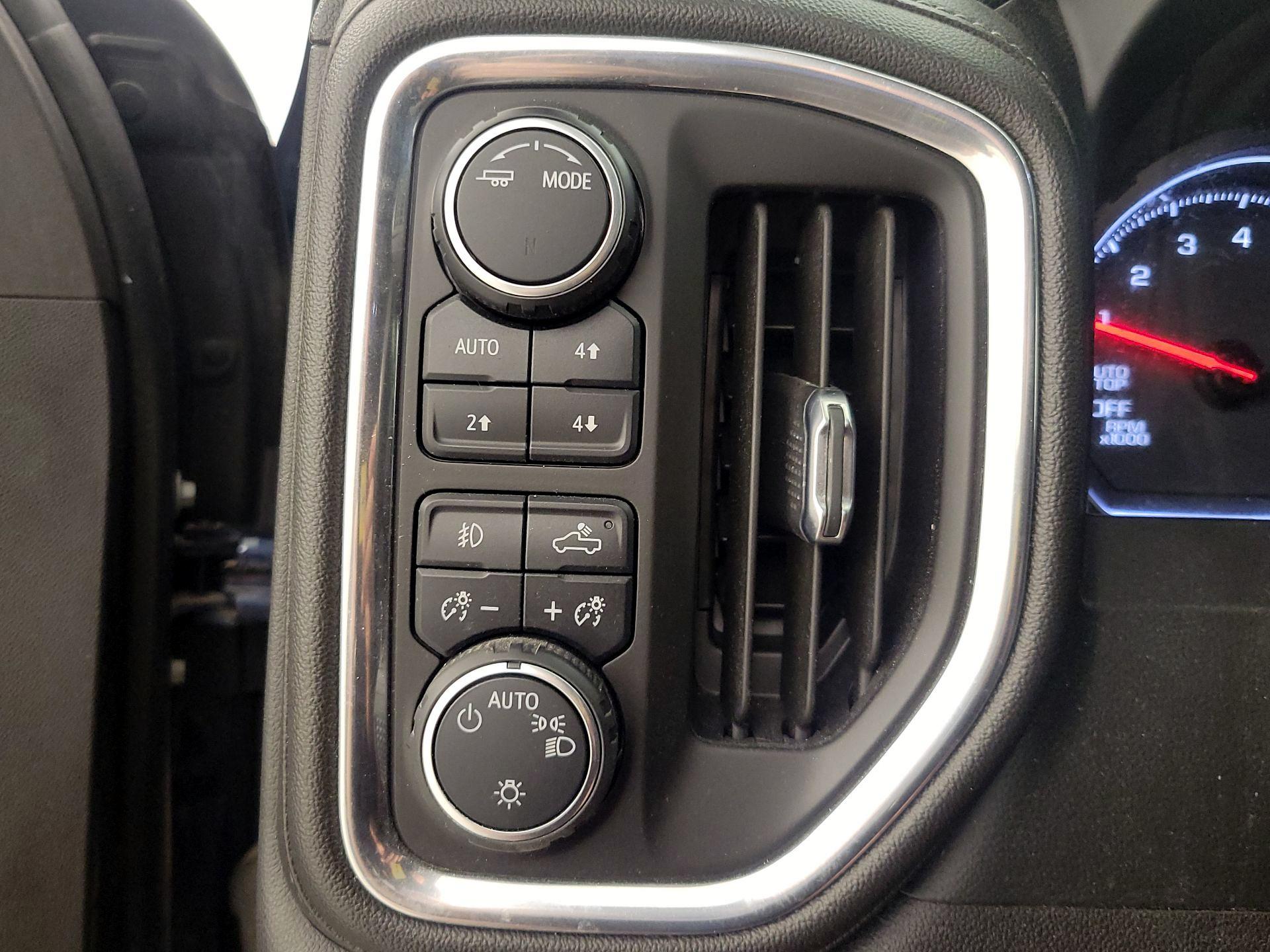 Thumbnail: 2020 Chevrolet Silverado 1500 - 13