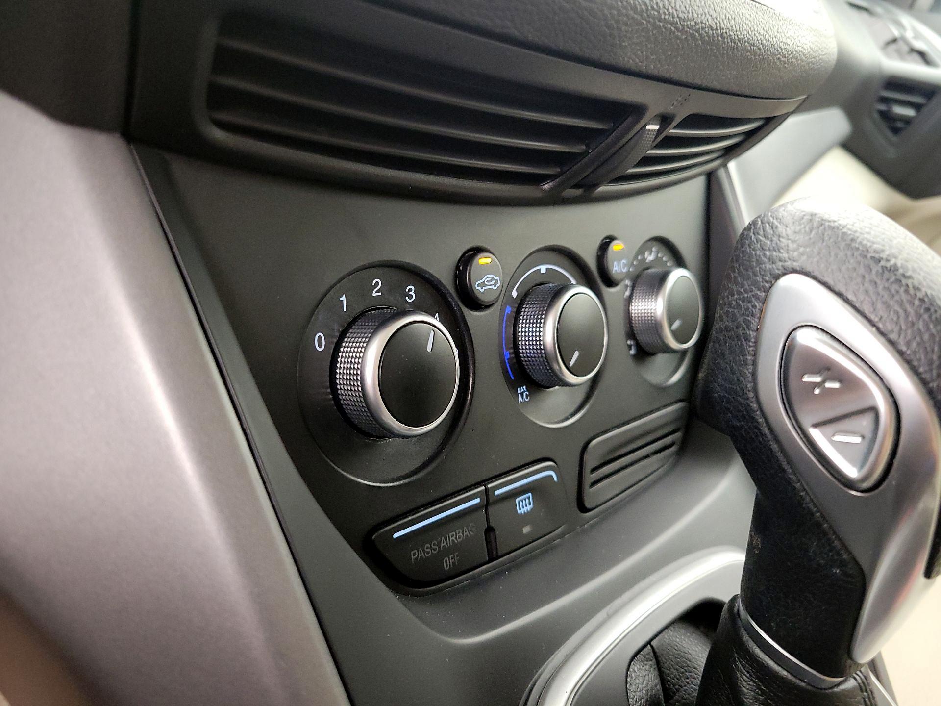 Thumbnail: 2014 Ford Escape - 16