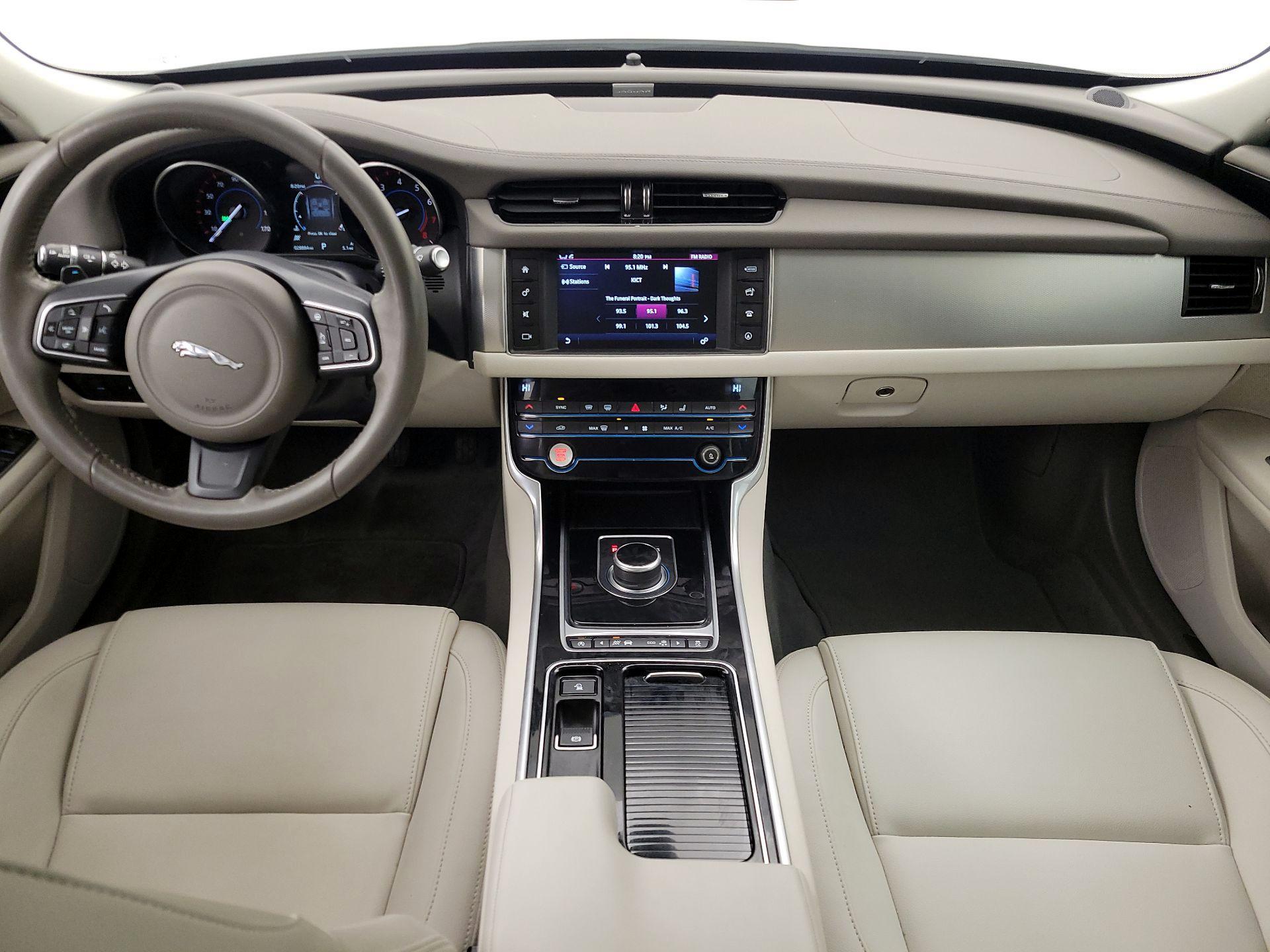 Thumbnail: 2017 Jaguar XF - 9