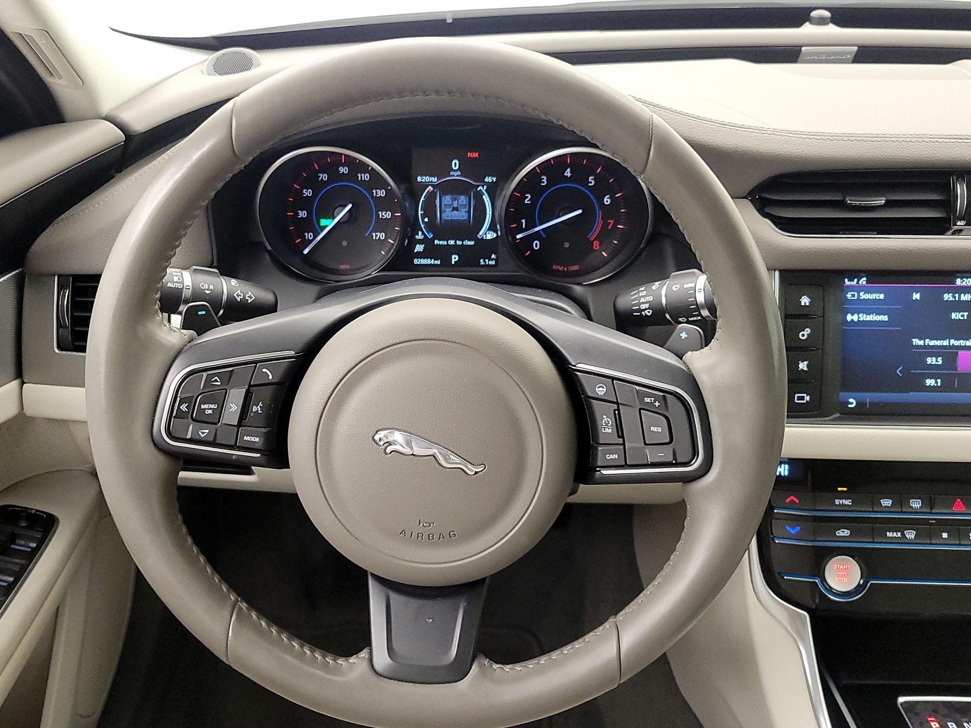 Thumbnail: 2017 Jaguar XF - 10