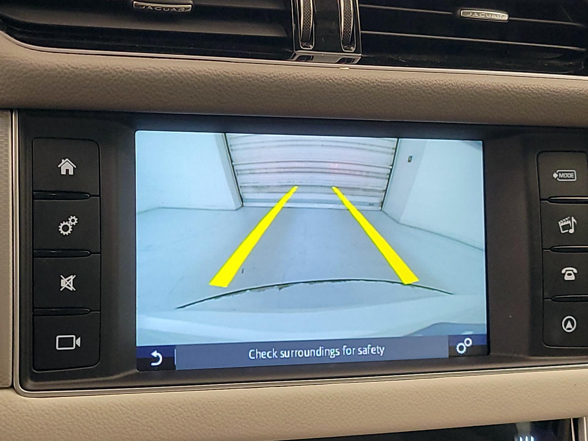 Thumbnail: 2017 Jaguar XF - 15