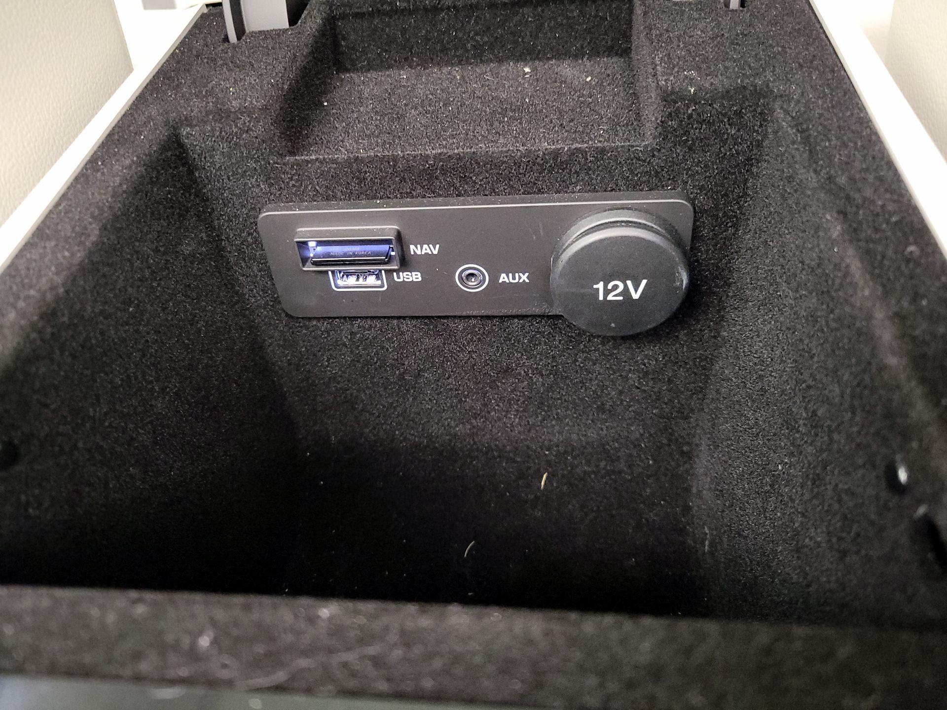 Thumbnail: 2017 Jaguar XF - 19