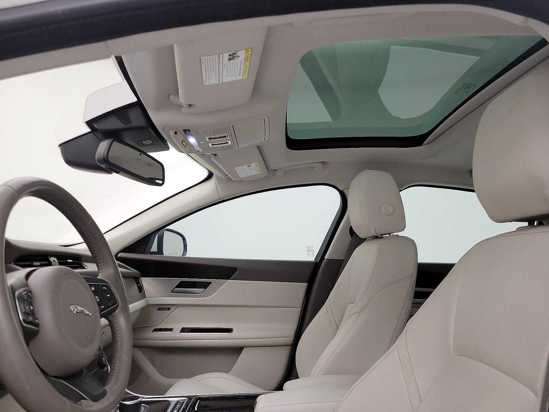 Thumbnail: 2017 Jaguar XF - 20