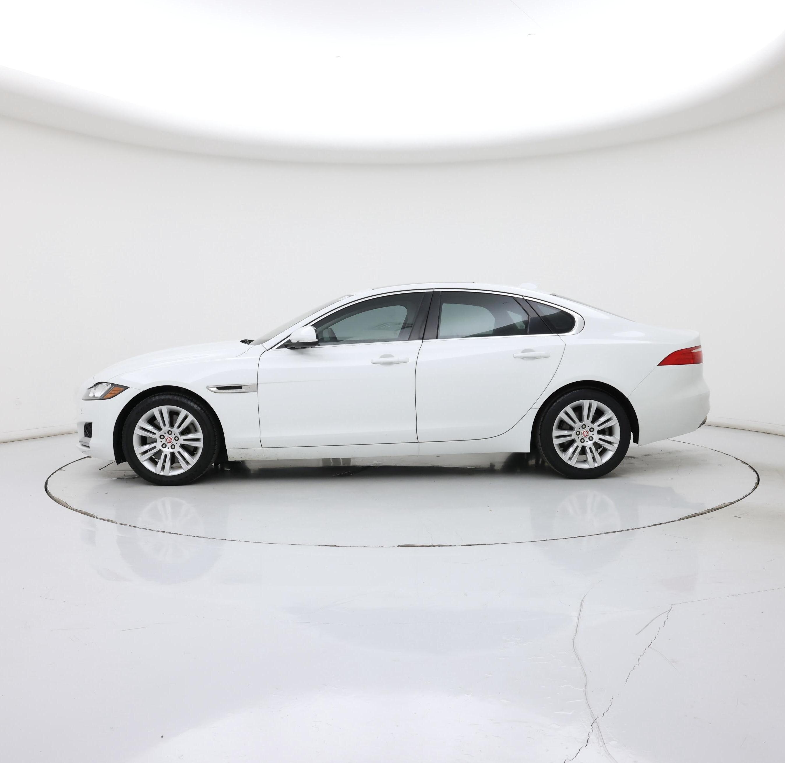 Thumbnail: 2017 Jaguar XF - 3