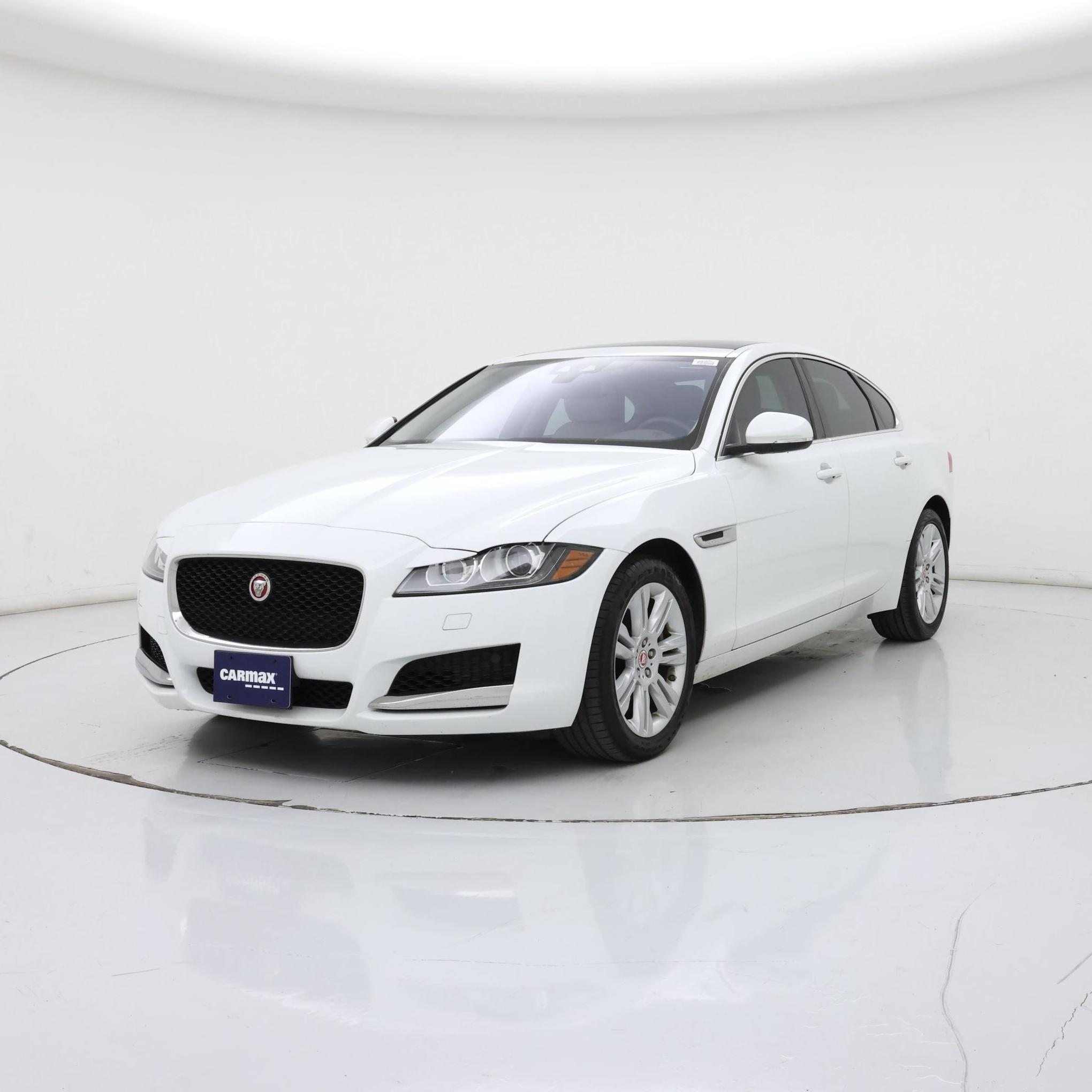 Thumbnail: 2017 Jaguar XF - 4