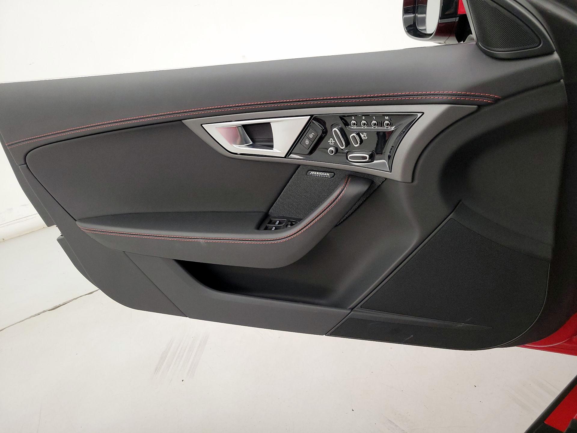 Thumbnail: 2015 Jaguar F-Type - 12