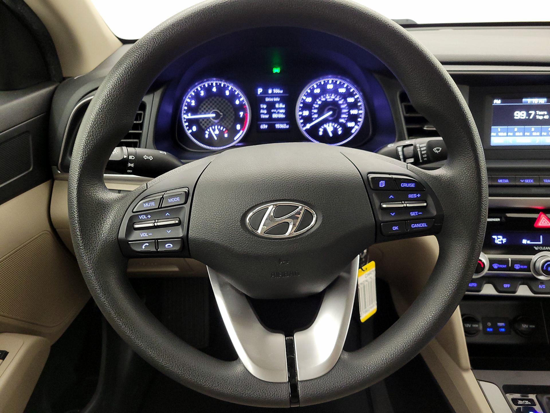 Thumbnail: 2020 Hyundai Elantra - 10