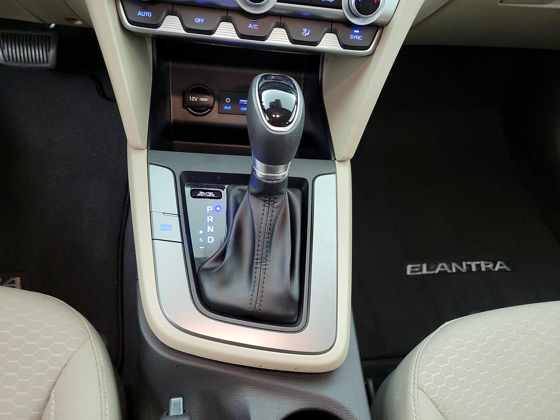 Thumbnail: 2020 Hyundai Elantra - 17