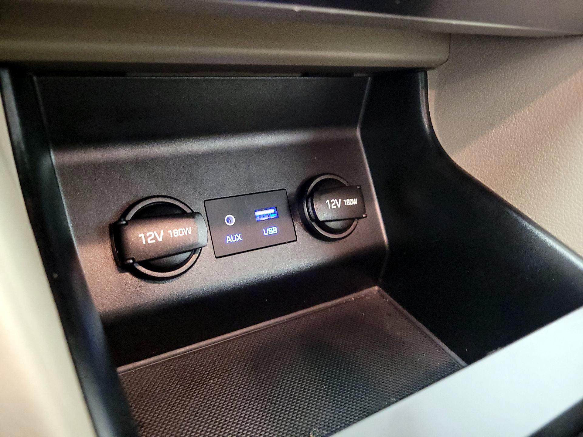 Thumbnail: 2020 Hyundai Elantra - 18