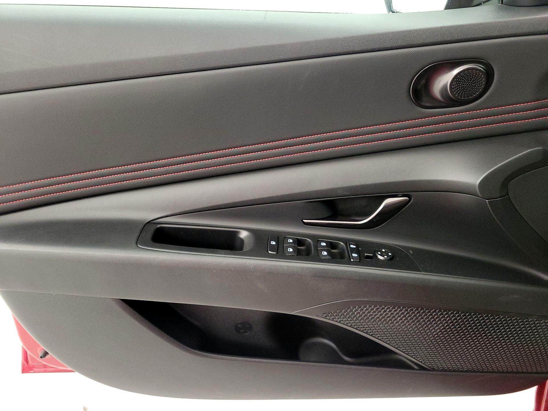 Thumbnail: 2022 Hyundai Elantra - 12