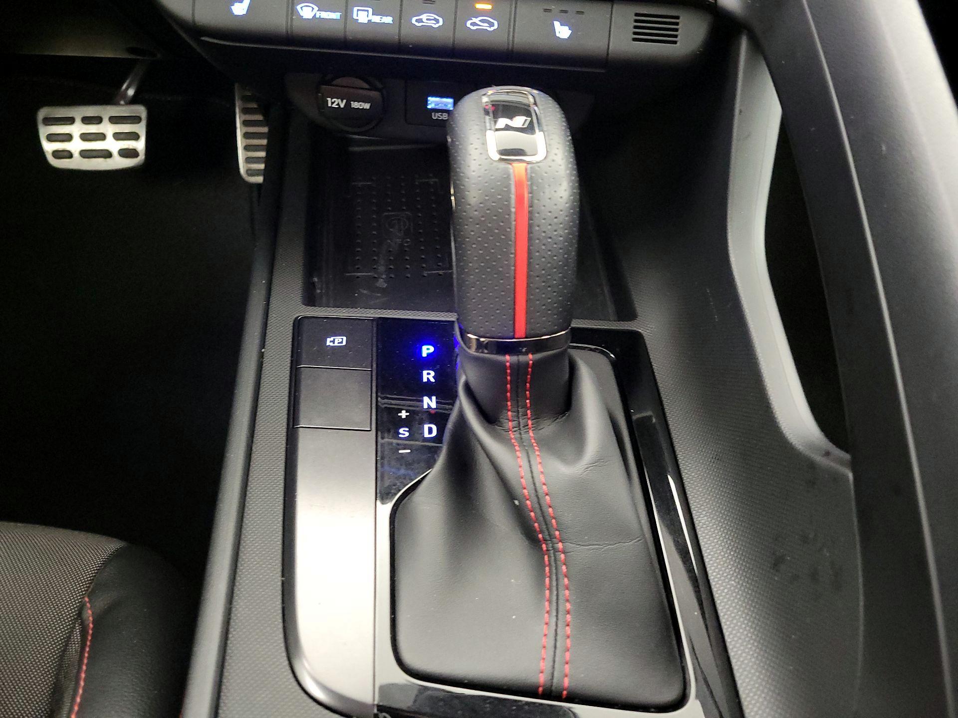 Thumbnail: 2022 Hyundai Elantra - 17