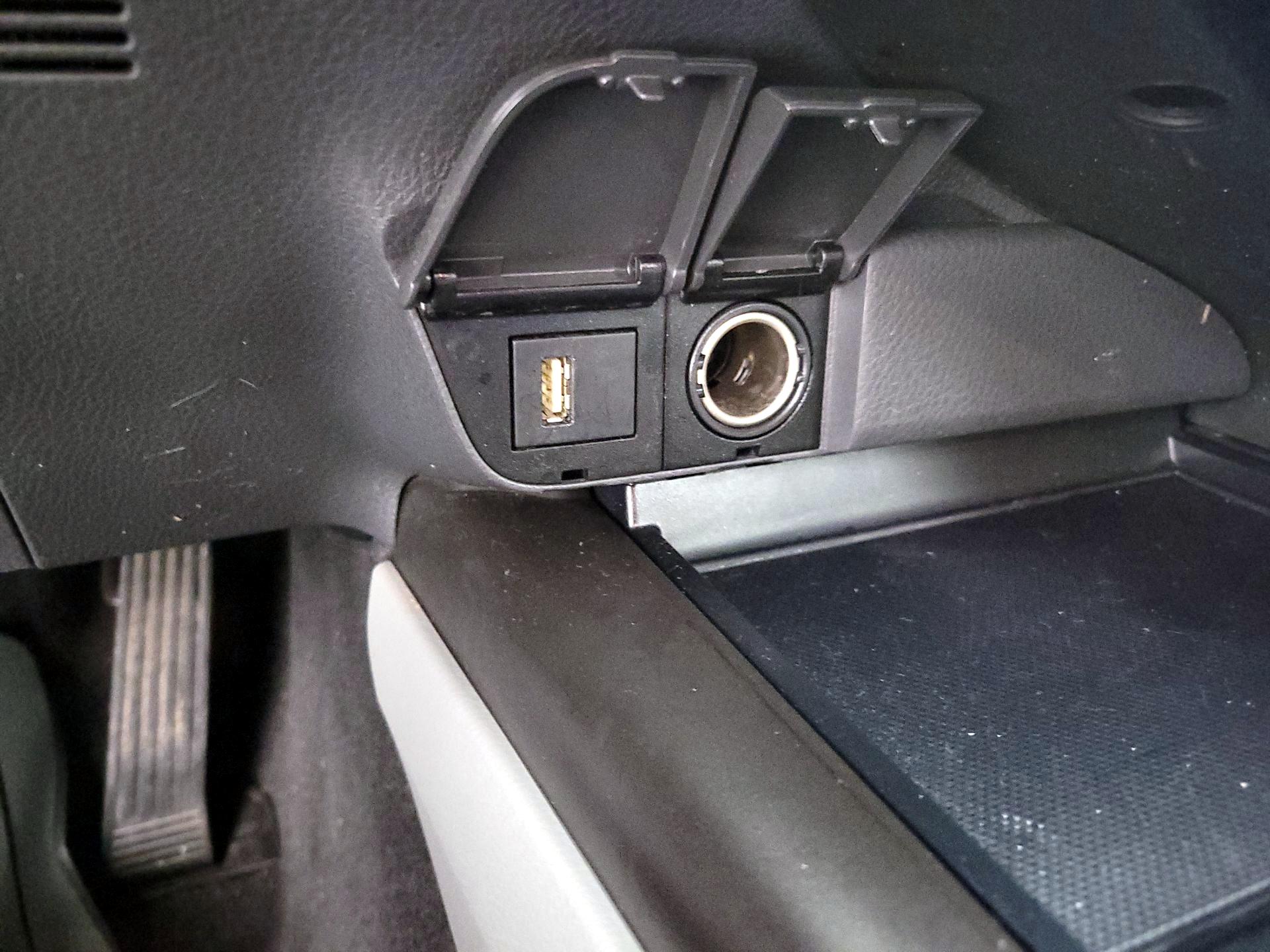 Thumbnail: 2021 Toyota Camry - 18