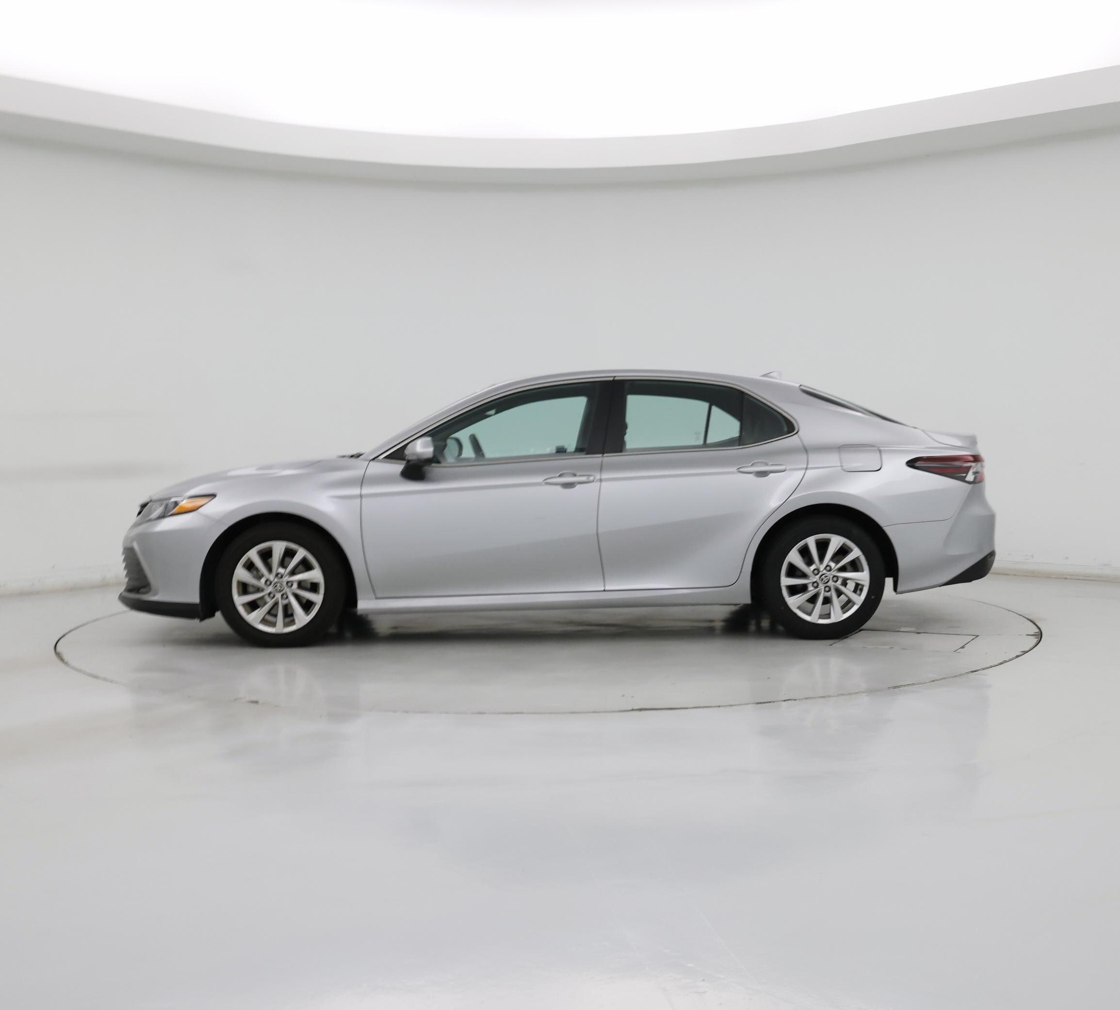 Thumbnail: 2021 Toyota Camry - 3