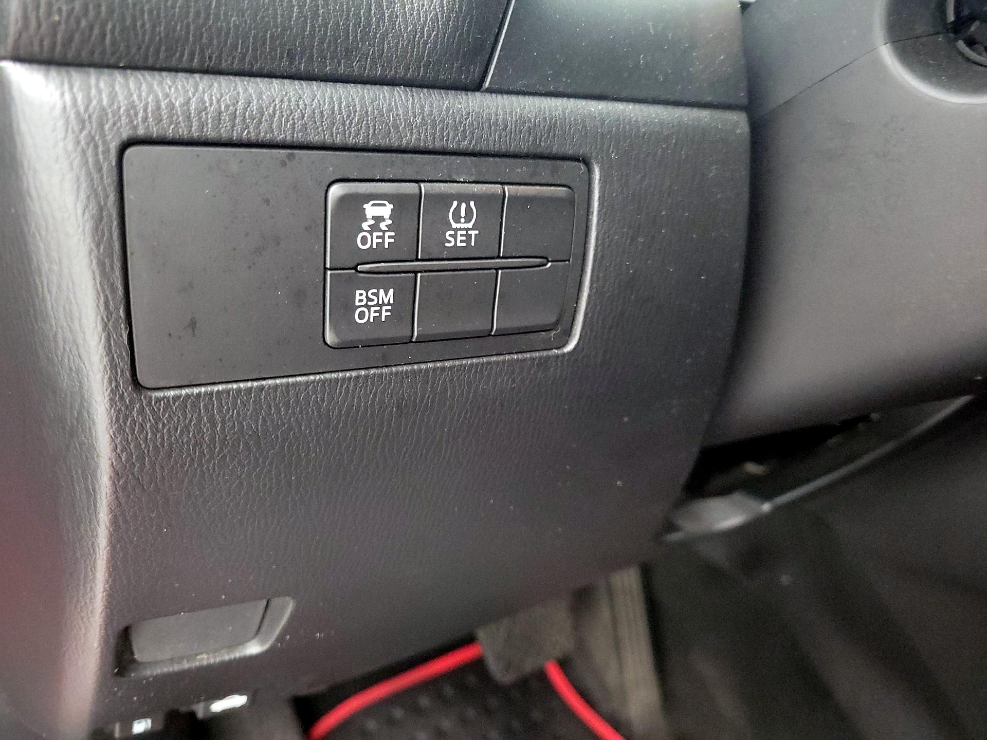 Thumbnail: 2014 Mazda Mazda3 - 13