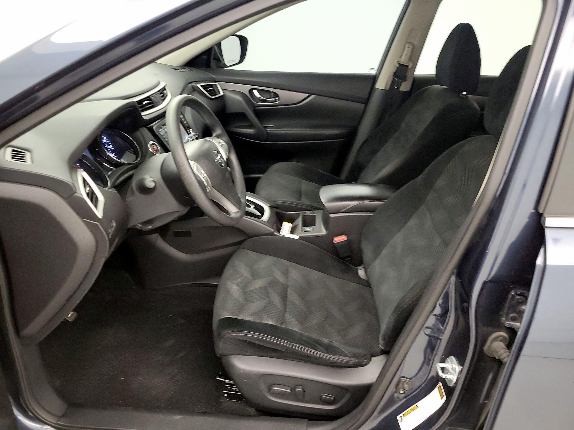 Thumbnail: 2016 Nissan Rogue - 11