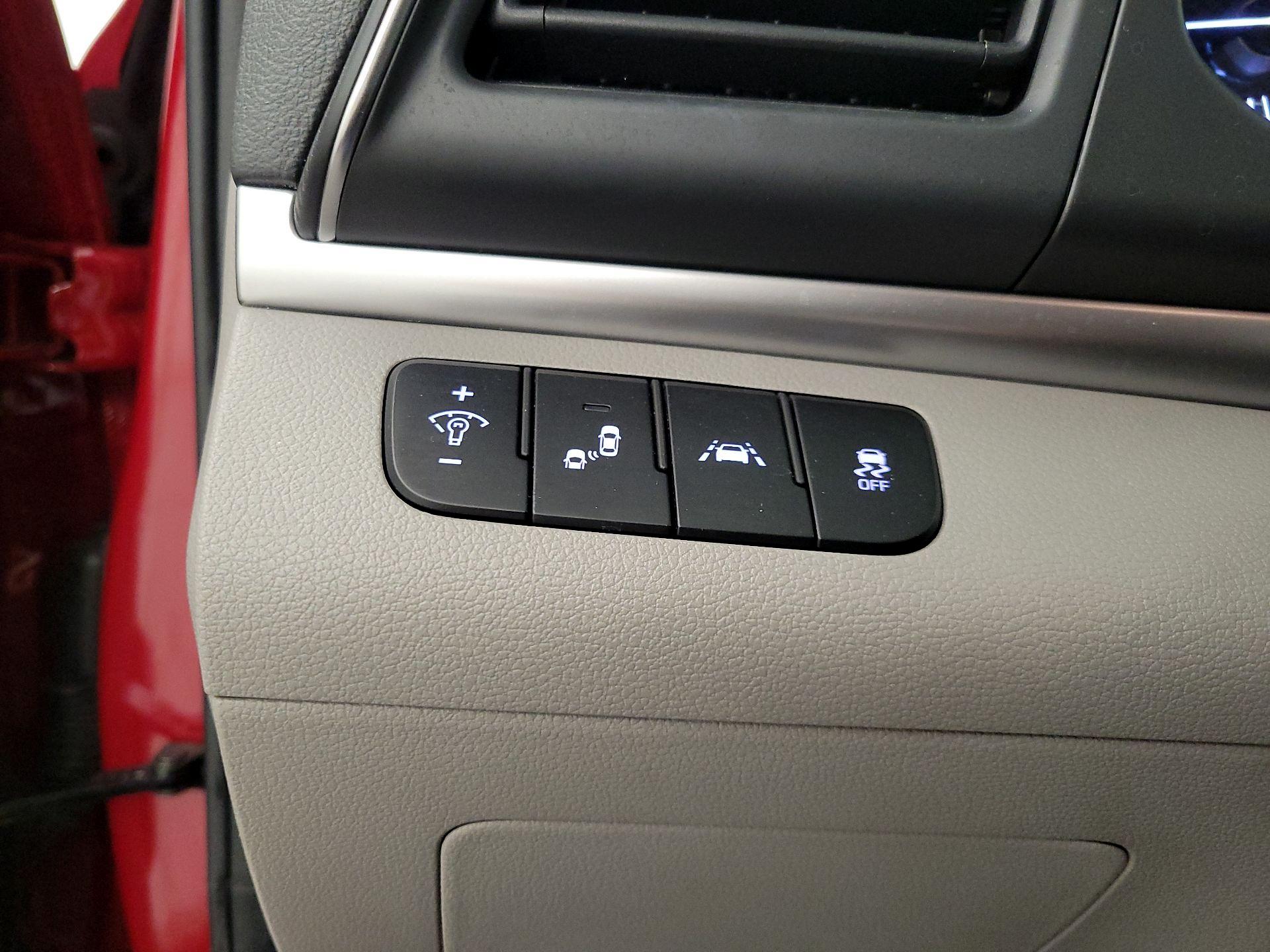 Thumbnail: 2020 Hyundai Elantra - 13