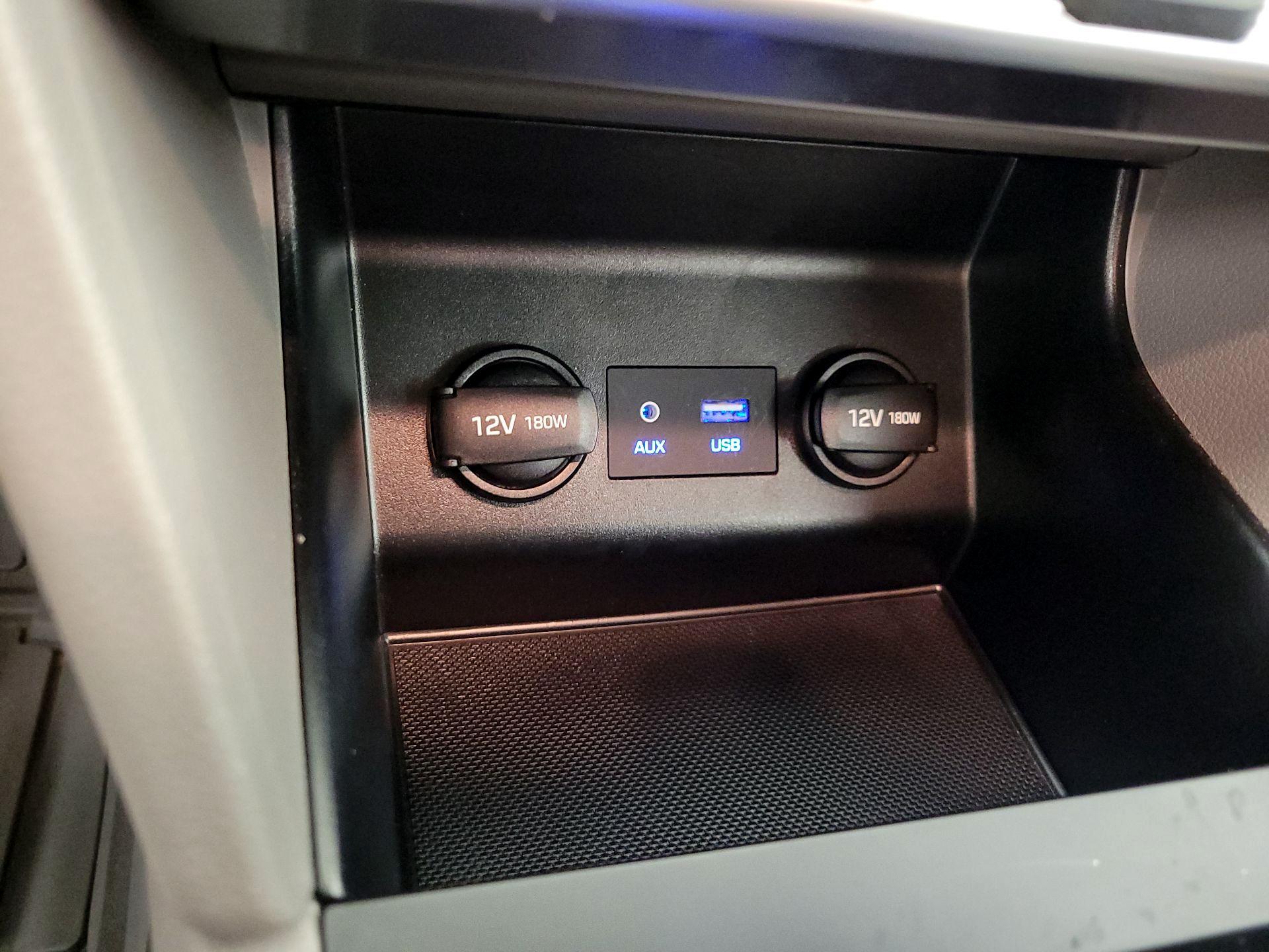 Thumbnail: 2020 Hyundai Elantra - 18