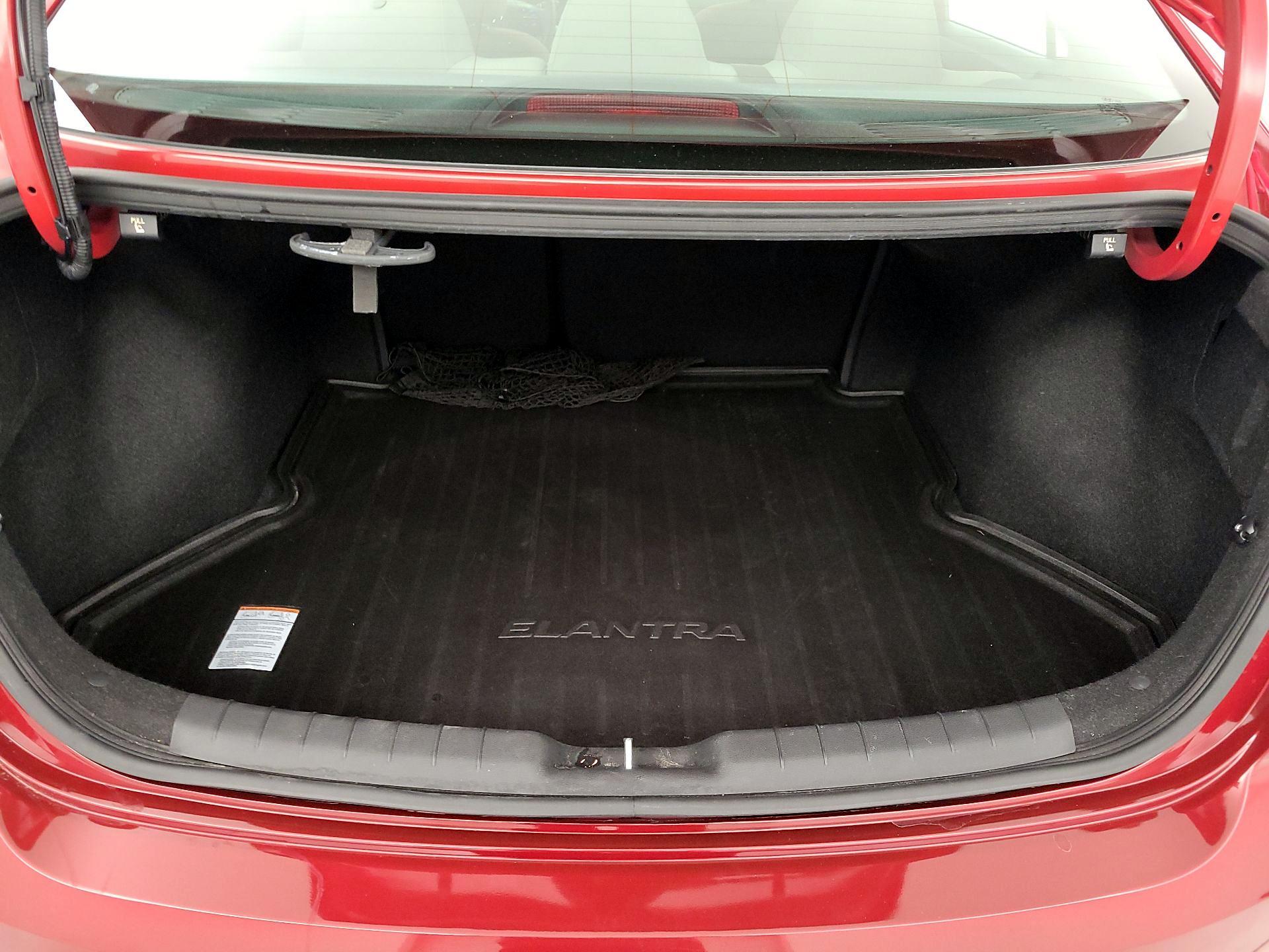 Thumbnail: 2020 Hyundai Elantra - 20