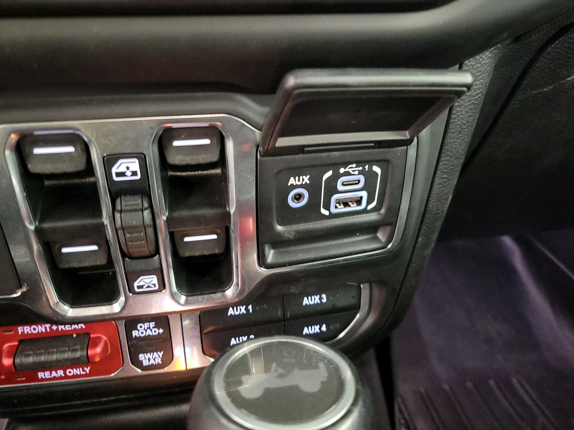 Thumbnail: 2021 Jeep Wrangler - 18