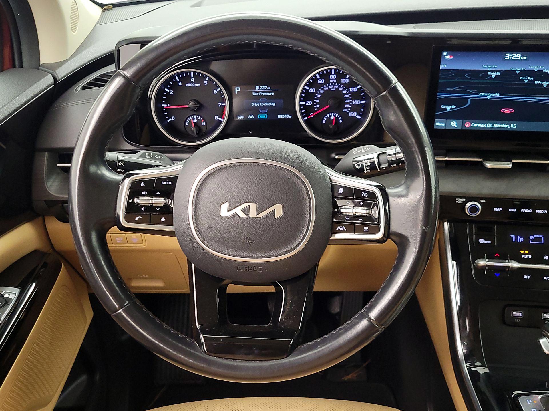 Thumbnail: 2022 Kia Carnival - 10