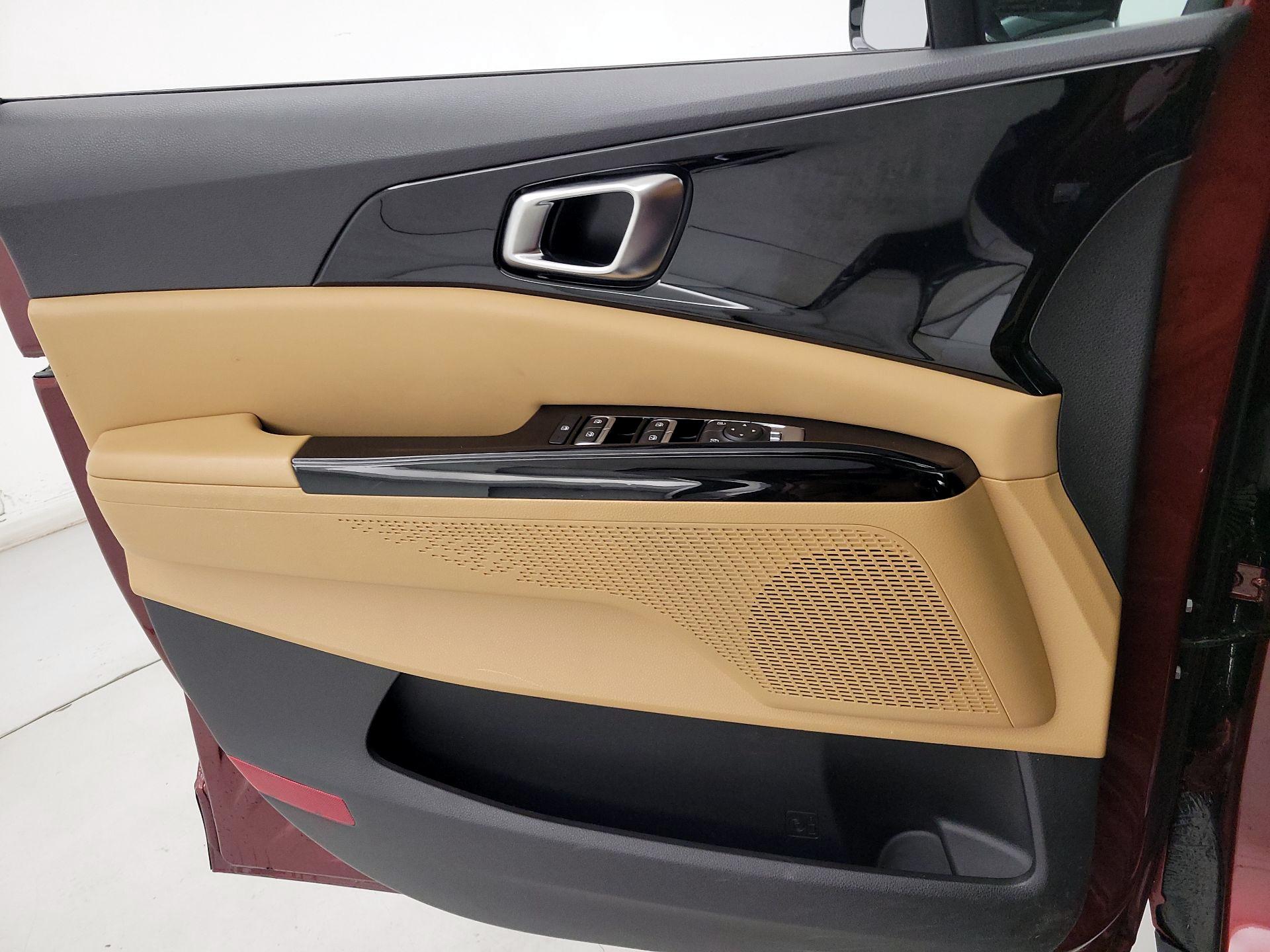 Thumbnail: 2022 Kia Carnival - 12