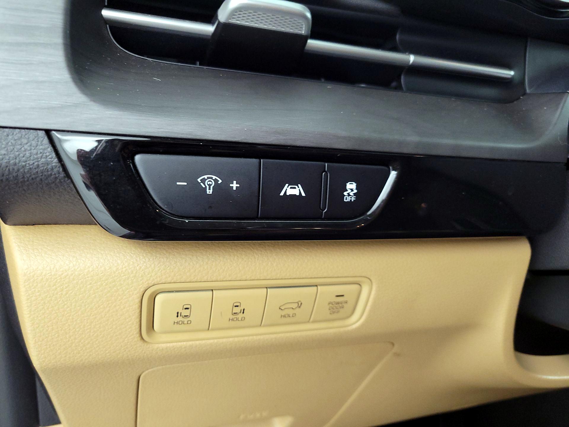 Thumbnail: 2022 Kia Carnival - 13