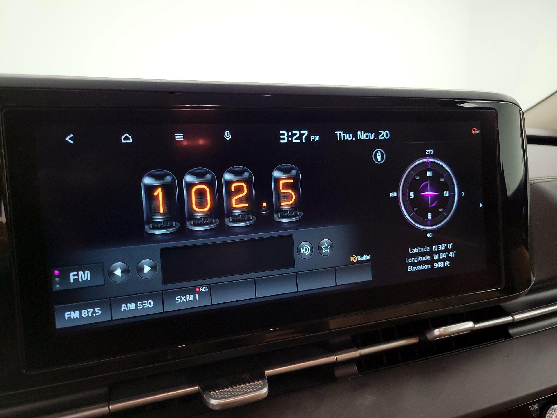 Thumbnail: 2022 Kia Carnival - 16