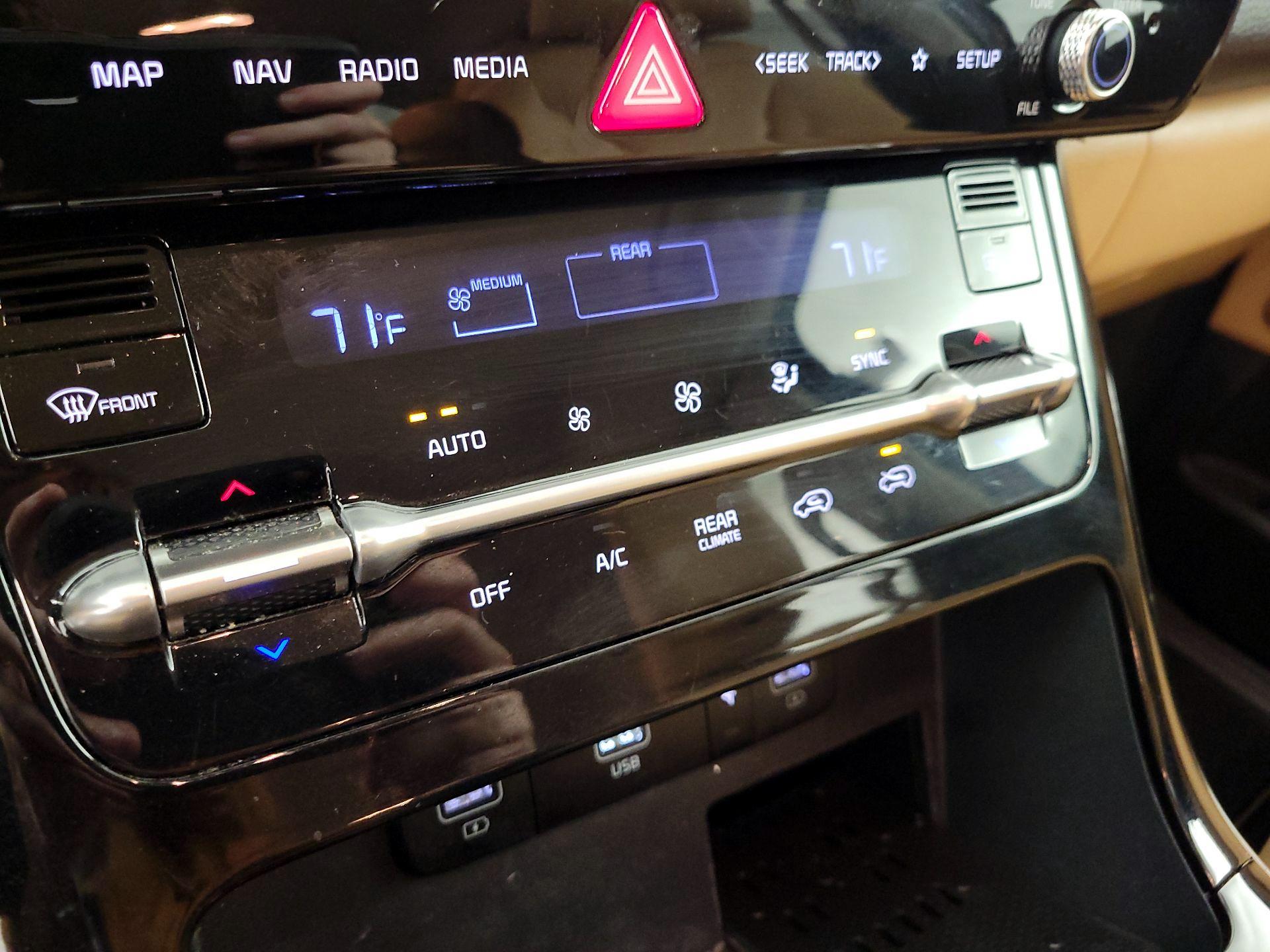 Thumbnail: 2022 Kia Carnival - 17