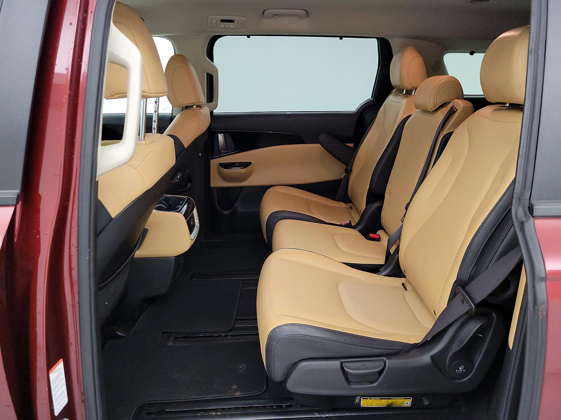 Thumbnail: 2022 Kia Carnival - 20