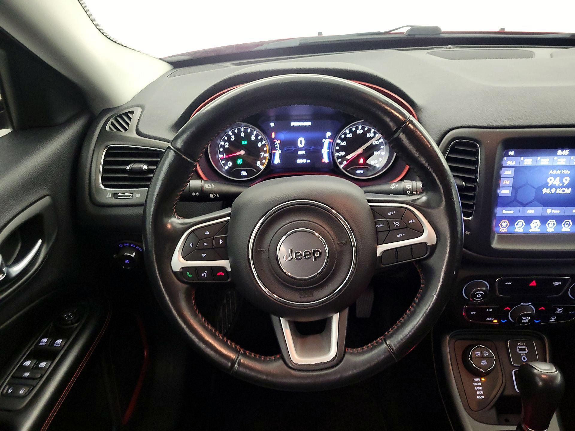 Thumbnail: 2020 Jeep Compass - 10