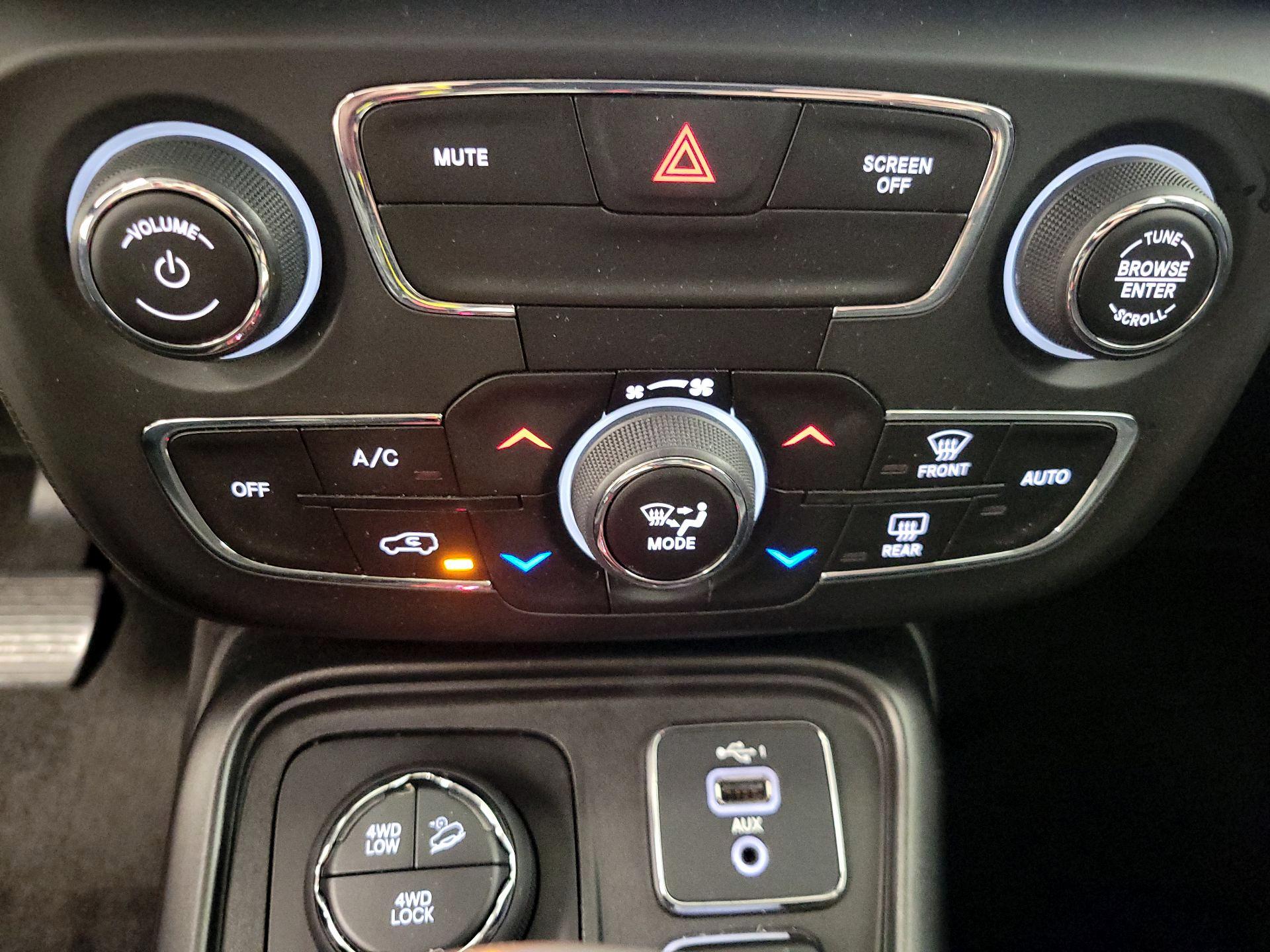 Thumbnail: 2020 Jeep Compass - 16