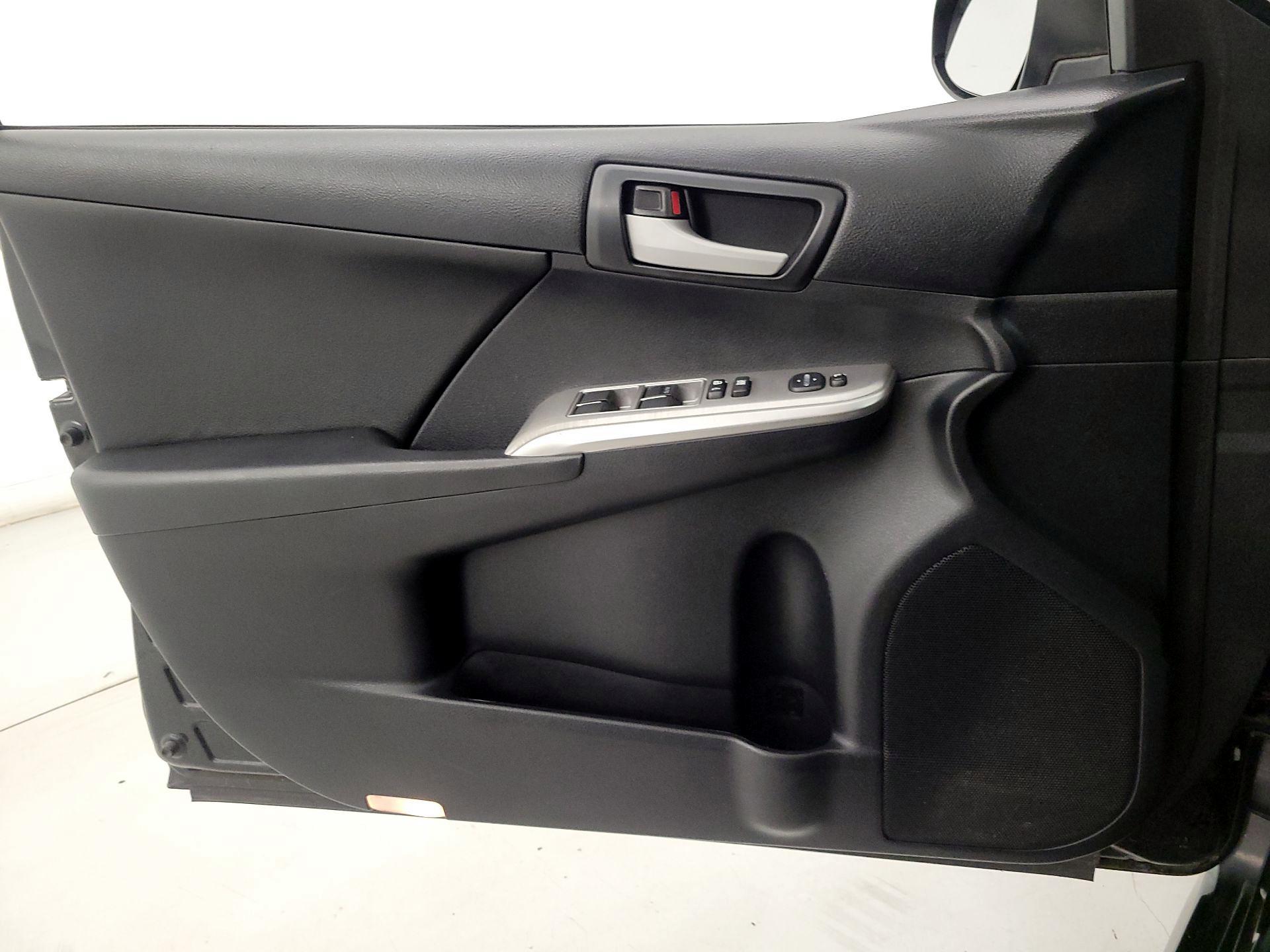 Thumbnail: 2014 Toyota Camry - 12