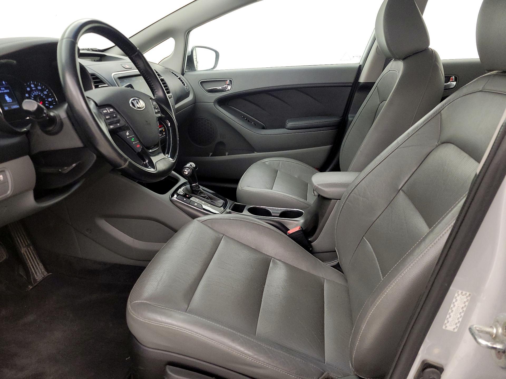 Thumbnail: 2017 Kia Forte - 9