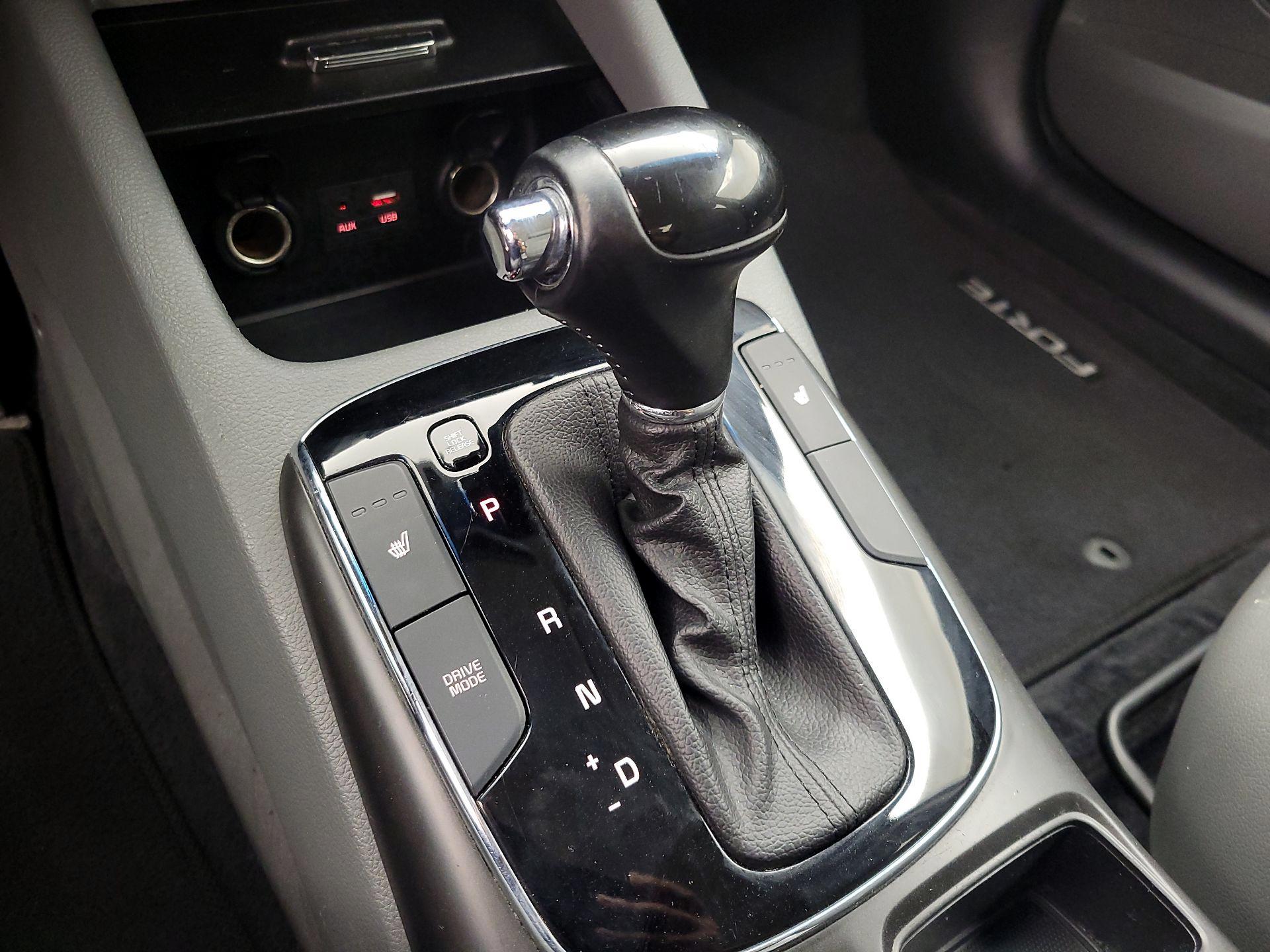 Thumbnail: 2017 Kia Forte - 15