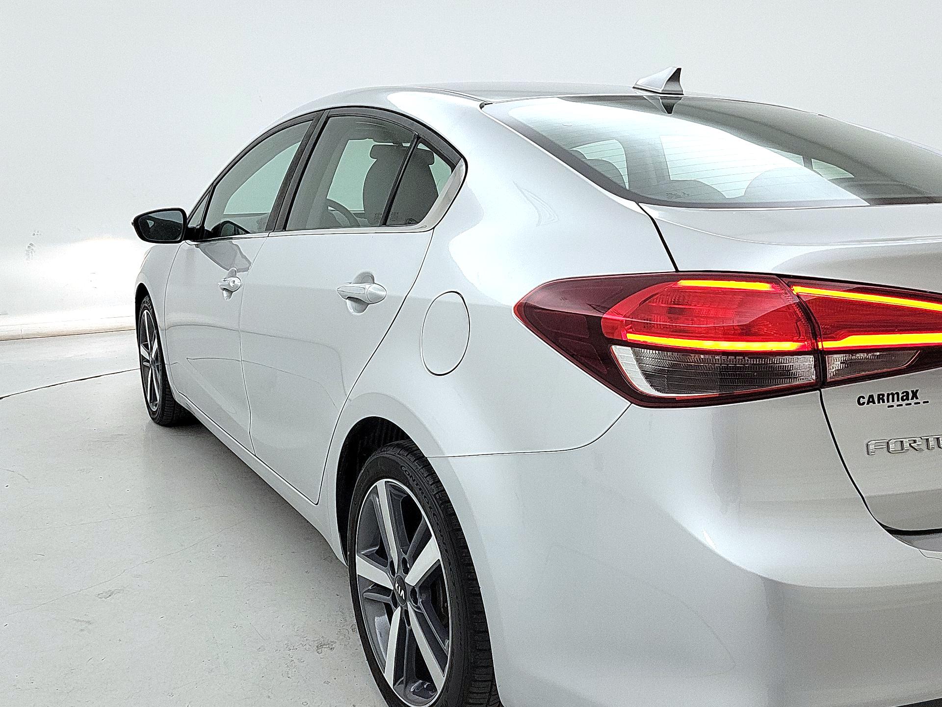 Thumbnail: 2017 Kia Forte - 7